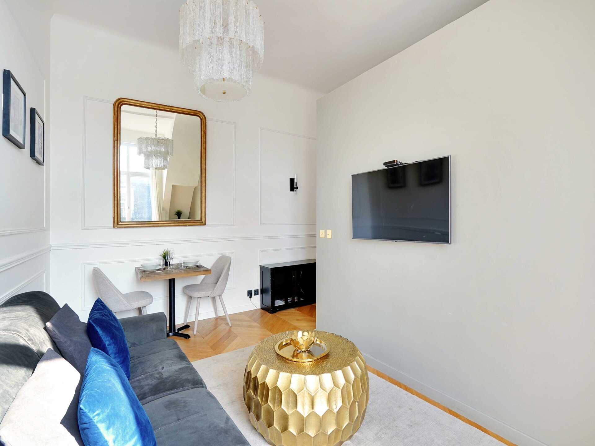 Modern appartement aan de Avenue des Champs-Élysées in Parijs - foto 7