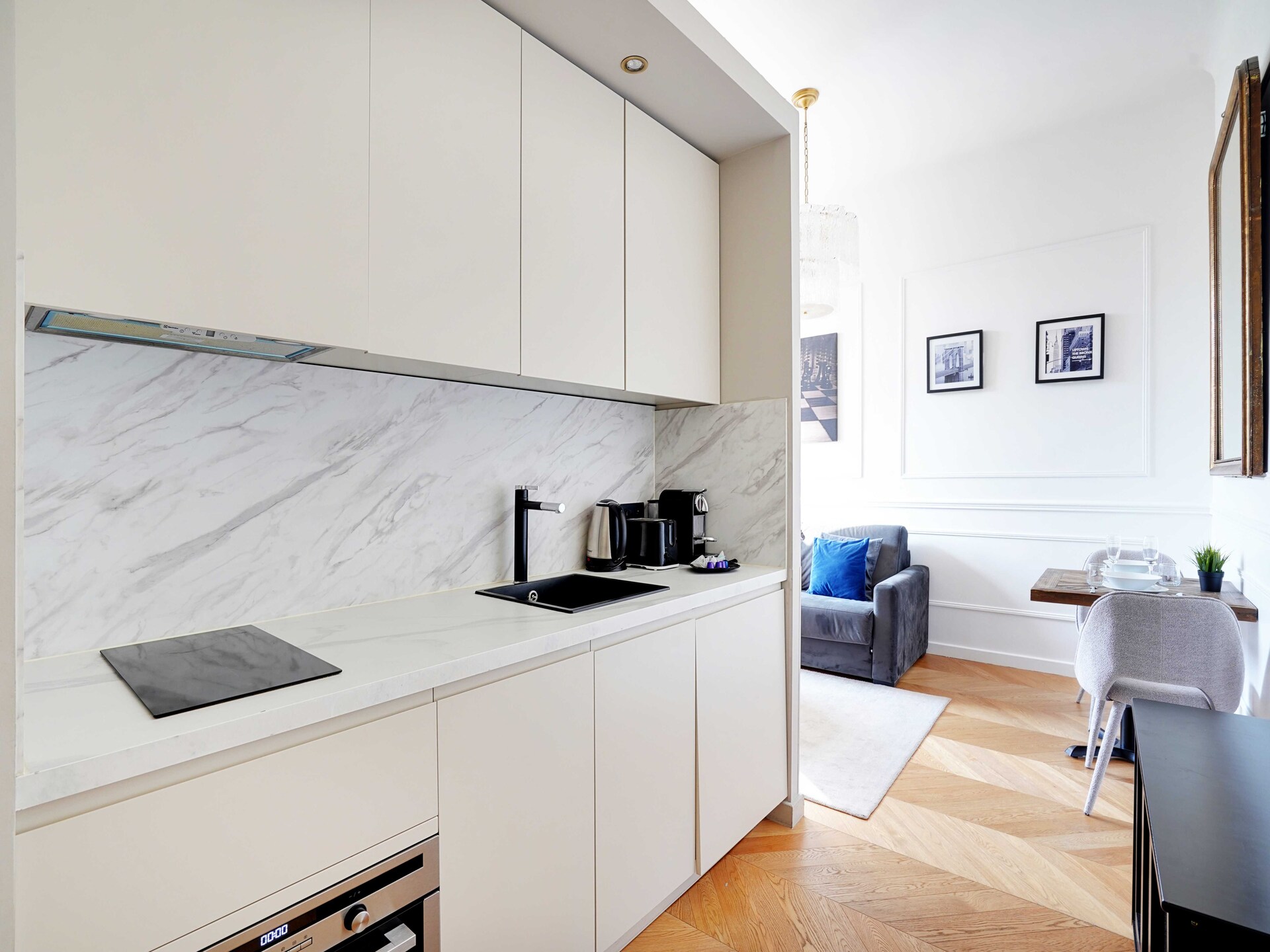 Modern appartement aan de Avenue des Champs-Élysées in Parijs - foto 9