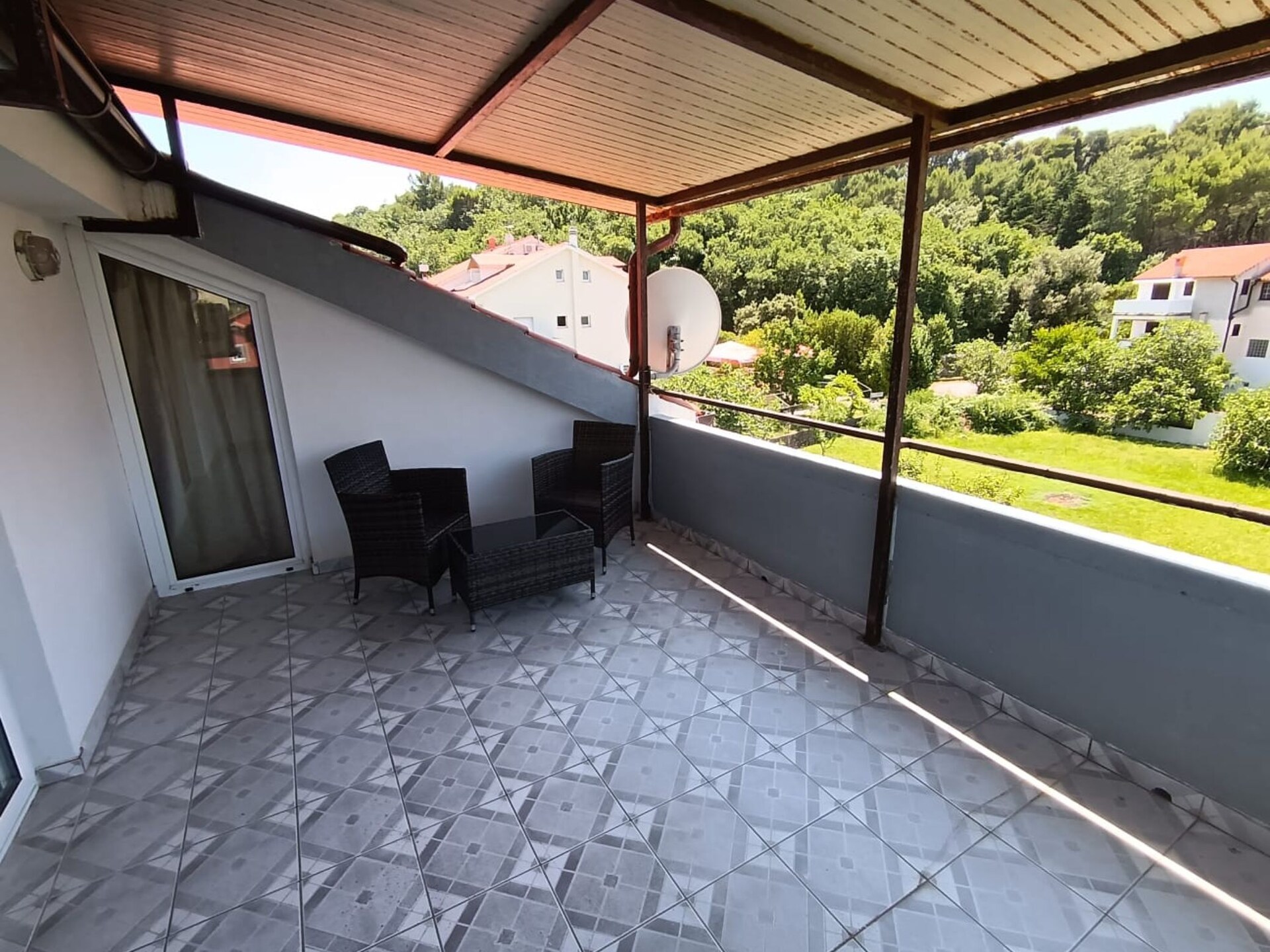 Appartement met terras op 100m van het strand in Rab - foto 16
