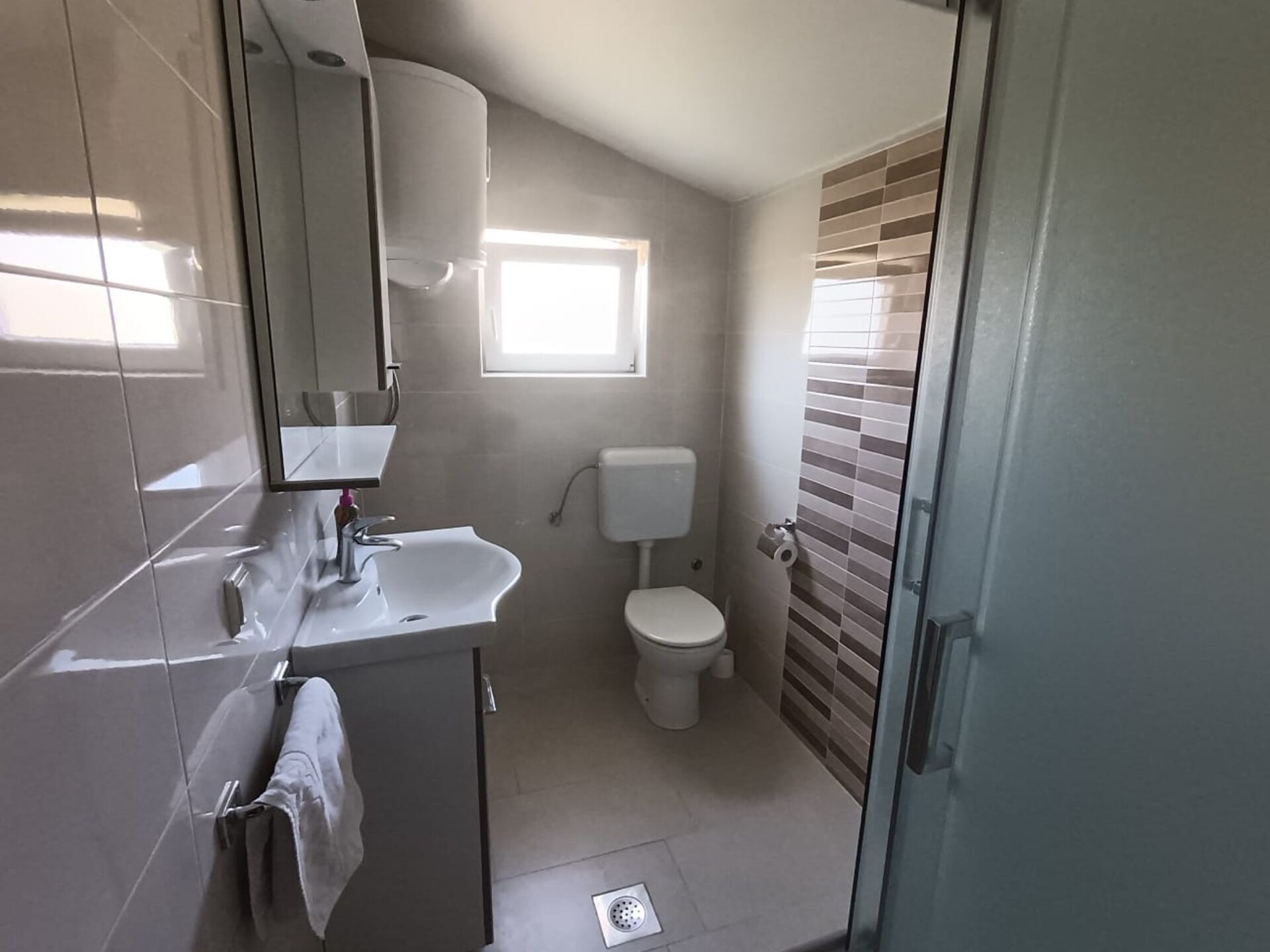 Appartement met terras op 100m van het strand in Rab - foto 11