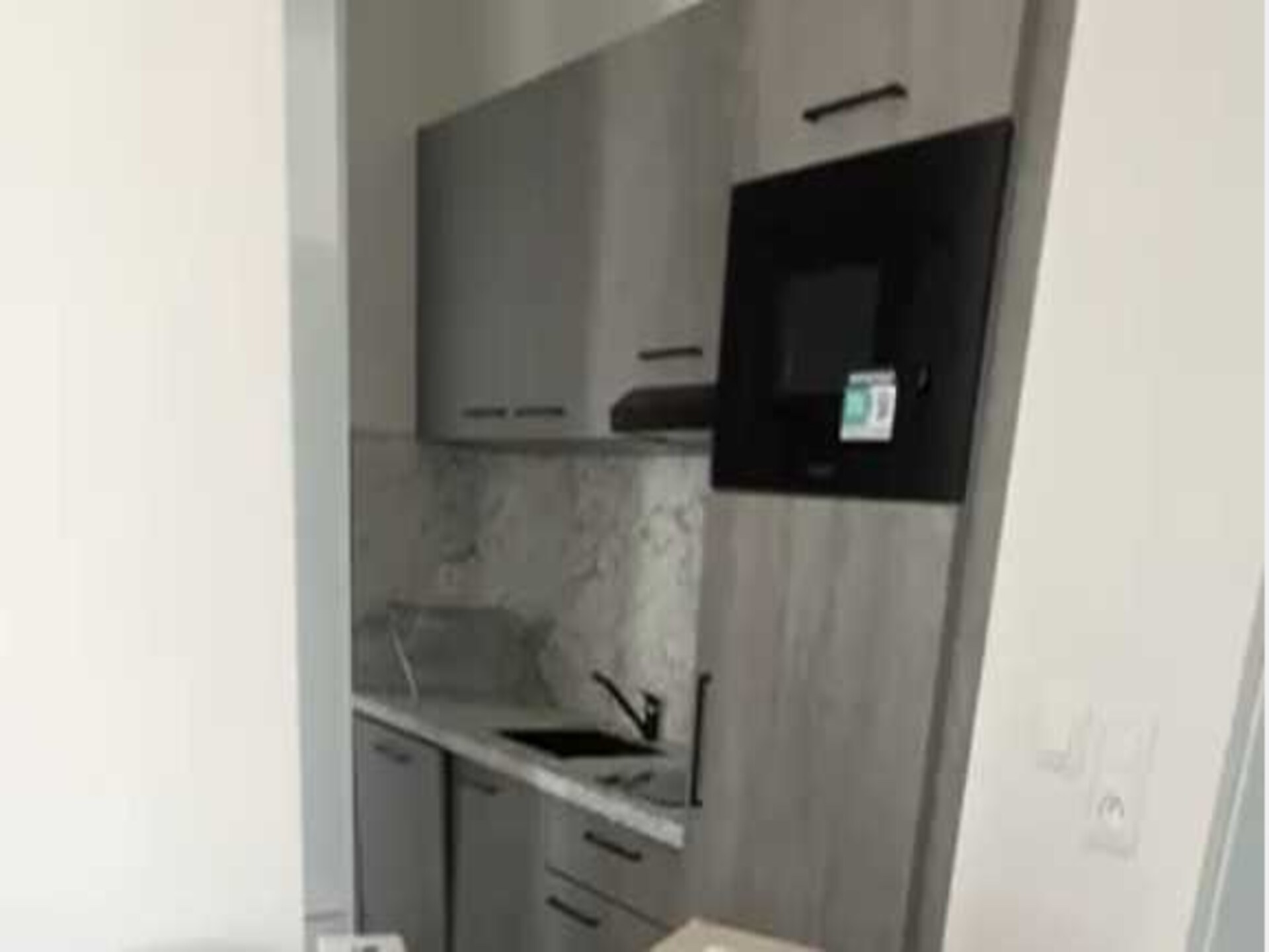Modern appartement in Suresnes voor 4 personen met balkon - foto 1