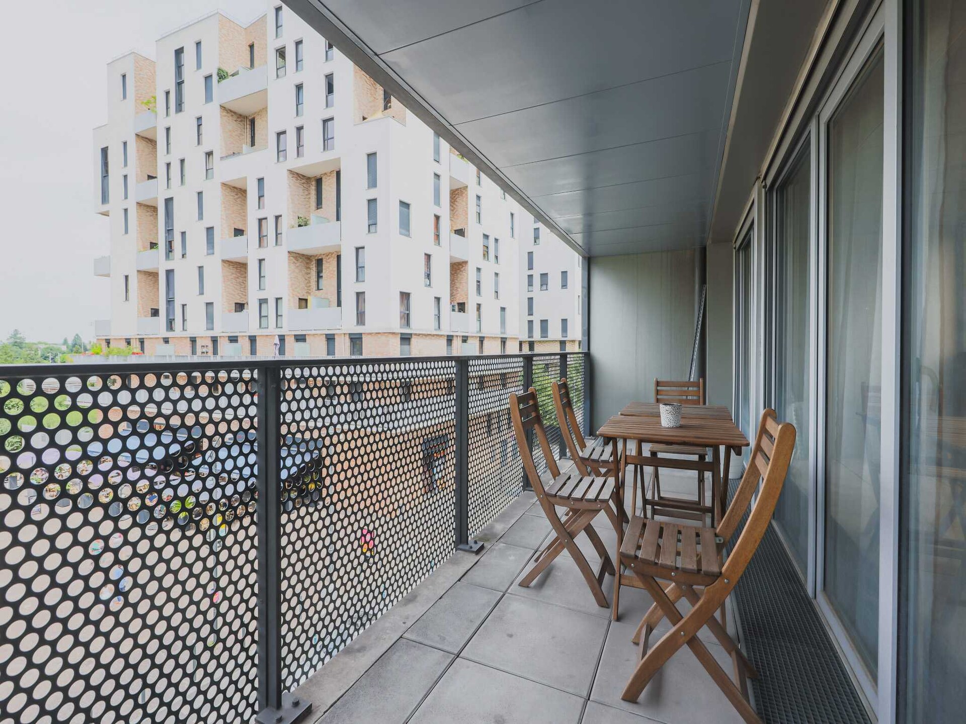 Modern appartement in Saint-Ouen-sur-Seine met balkon - foto 6