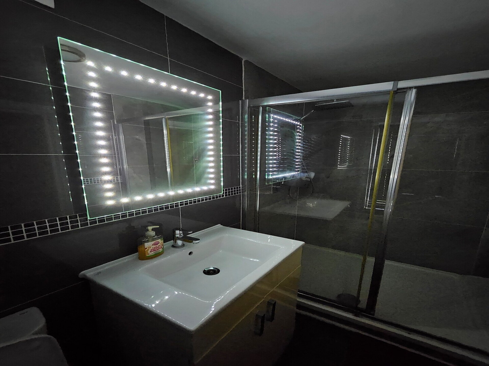 Ruim pensionappartement voor 12 personen nabij Windsor Castle & Legoland - foto 40