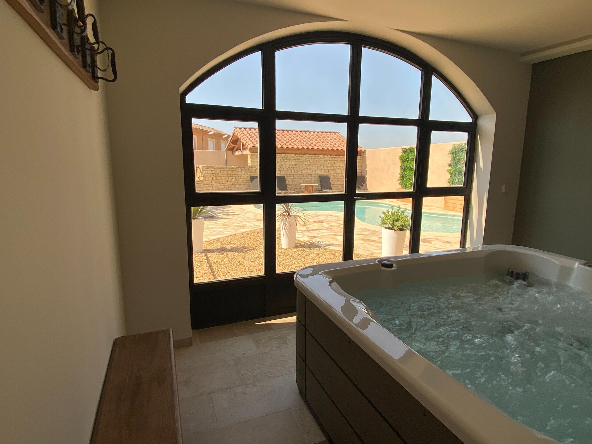Authentiek Provençaals vakantiehuis met privéspa en zwembad voor 12 personen - foto 28