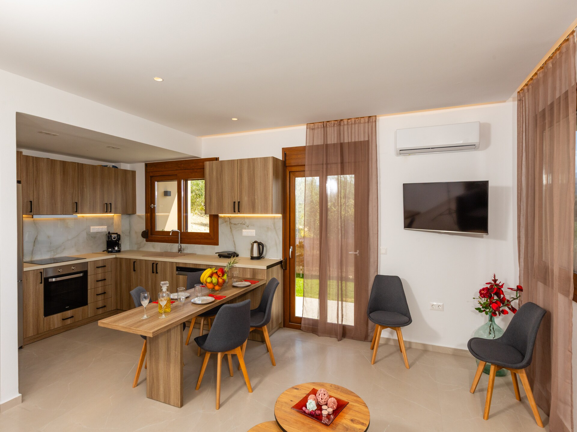 Ruim appartement met privézwembad en tuin op 2 km van het strand - foto 3