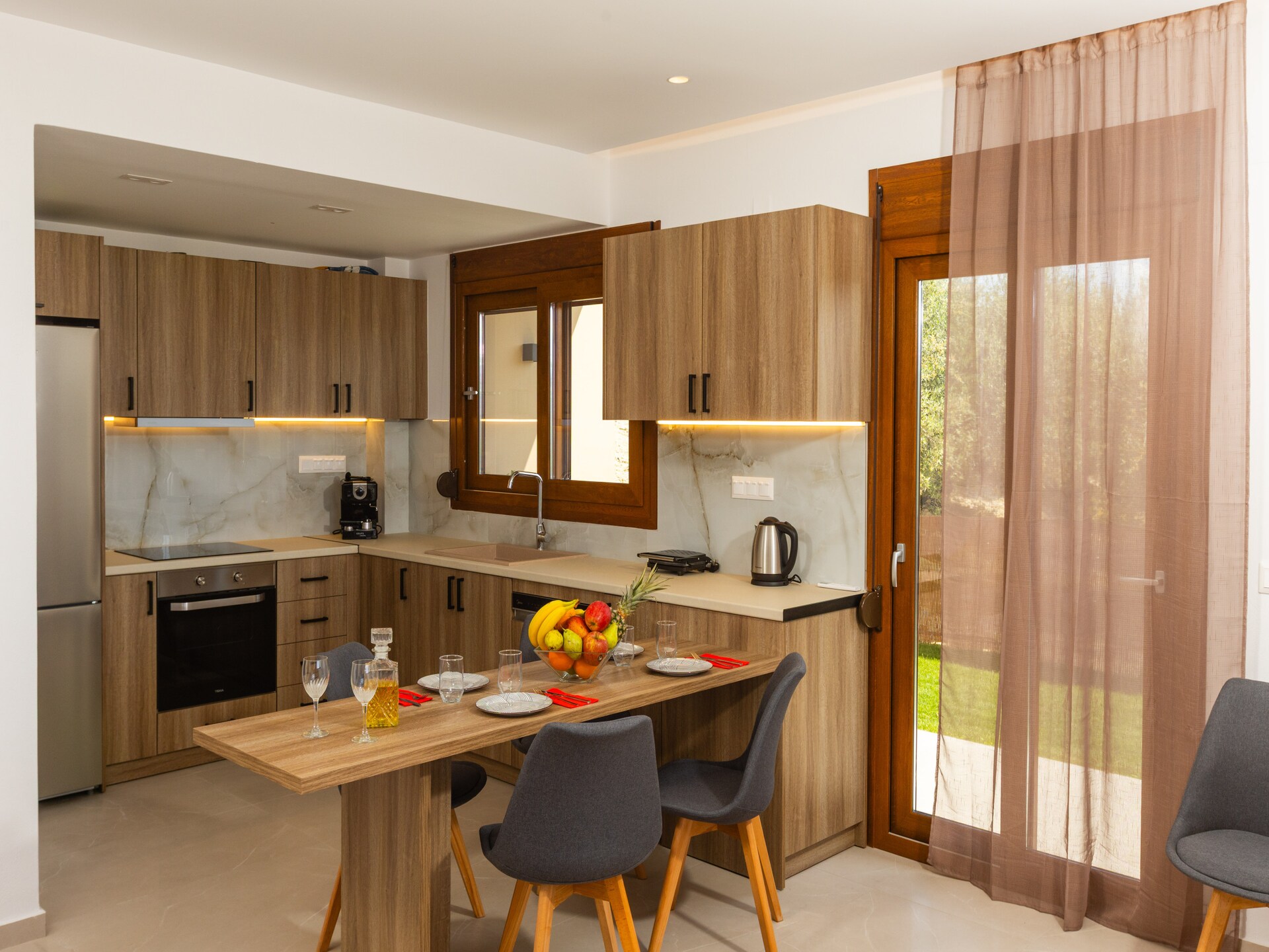 Ruim appartement met privézwembad en tuin op 2 km van het strand - foto 8