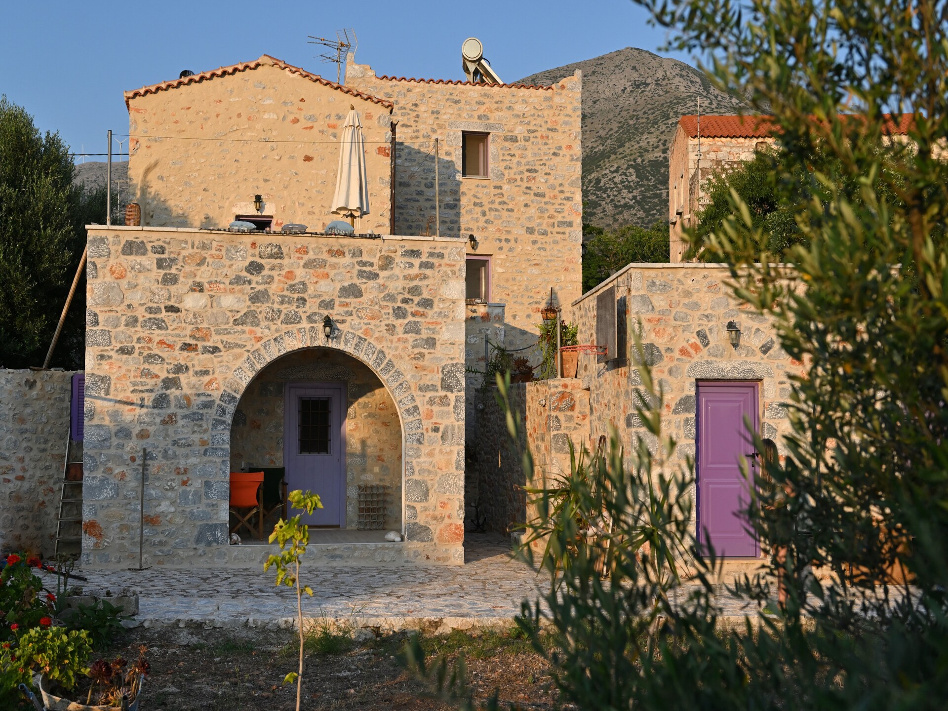 Authentiek Grieks vakantiehuis met zeezicht in Pyrgos Dirou, Mani - foto 9