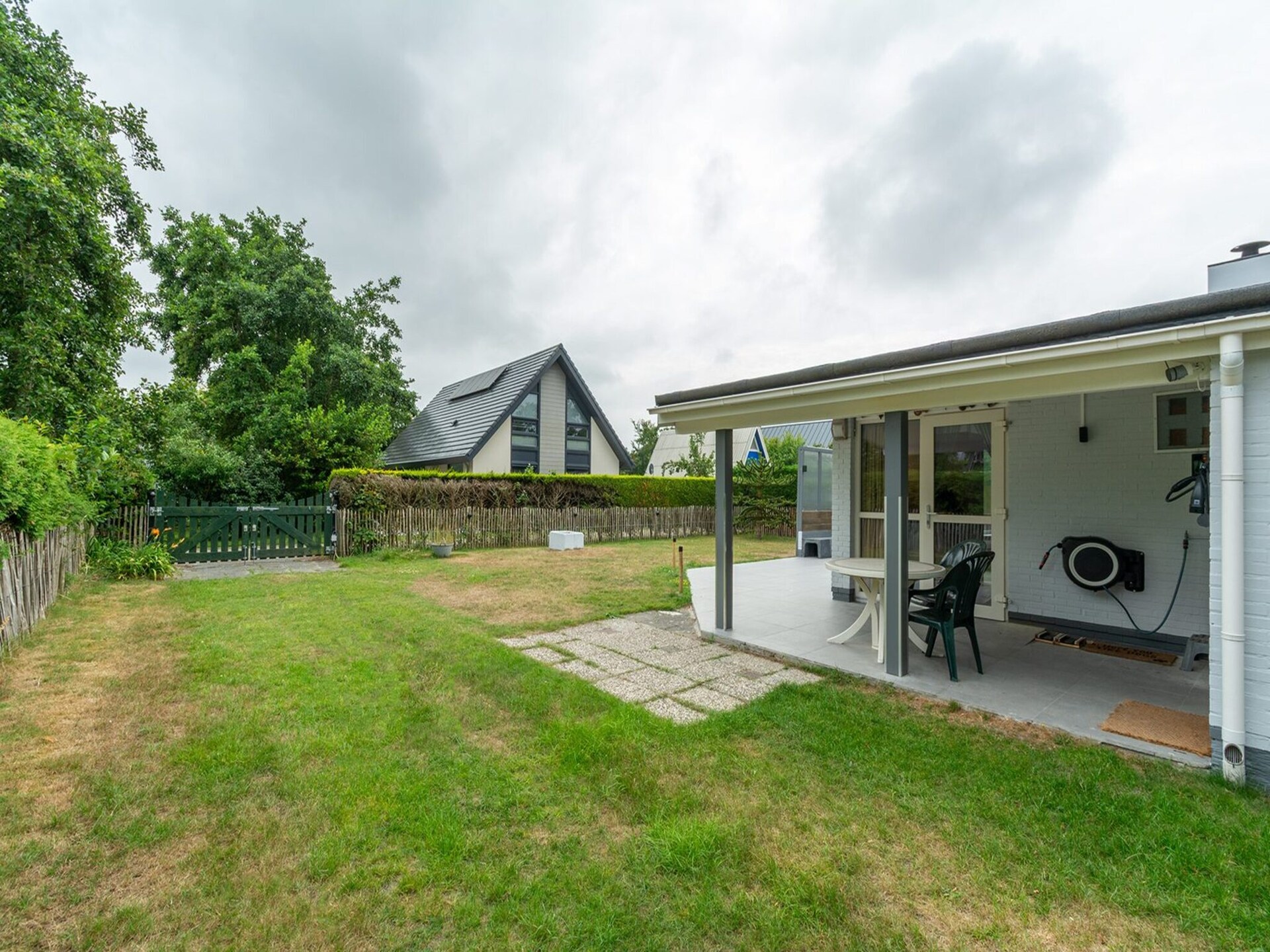 Vrijstaande bungalow met grote tuin op 1,6 km van strand Sint Maartenszee - foto 7