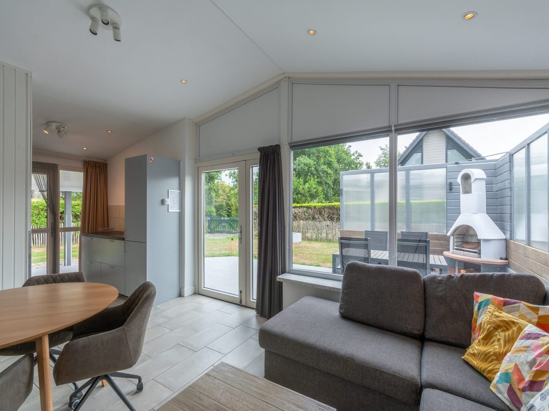 Vrijstaande bungalow met grote tuin op 1,6 km van strand Sint Maartenszee - foto 9