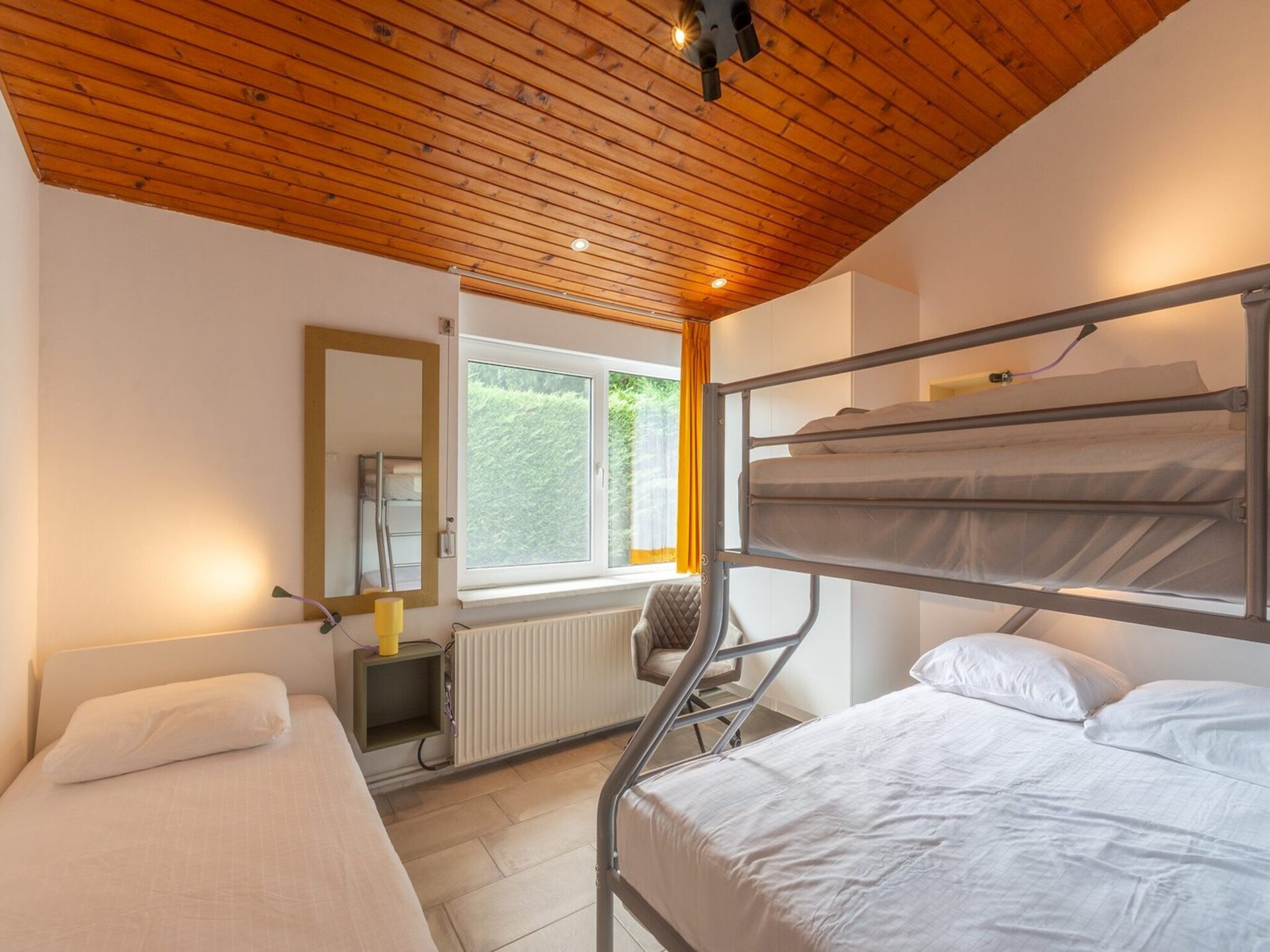Vrijstaande bungalow met grote tuin op 1,6 km van strand Sint Maartenszee - foto 12
