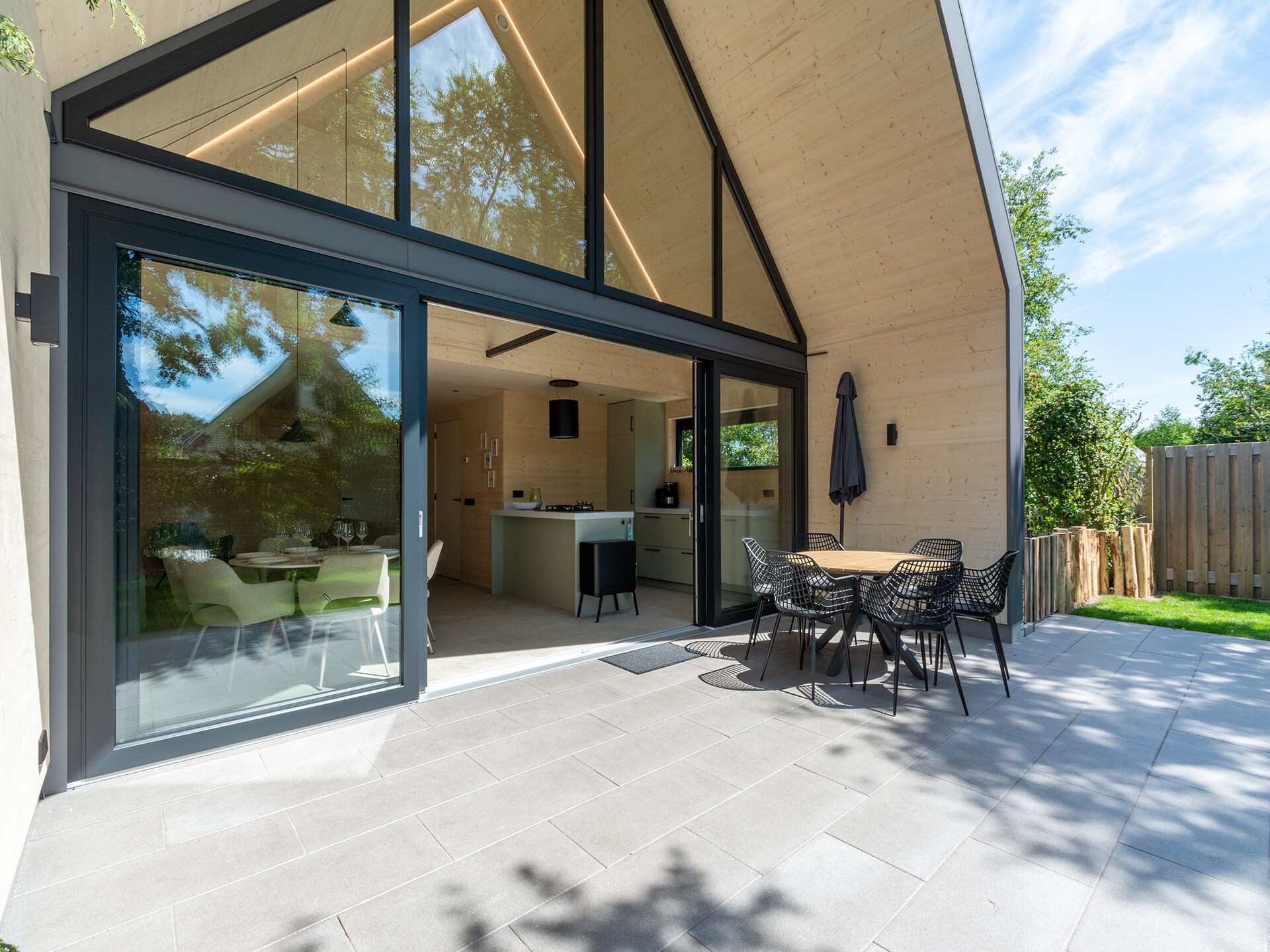 Luxe strandvilla Belkmer Beachhouse met omheinde tuin, 1,5km van zee - foto 8