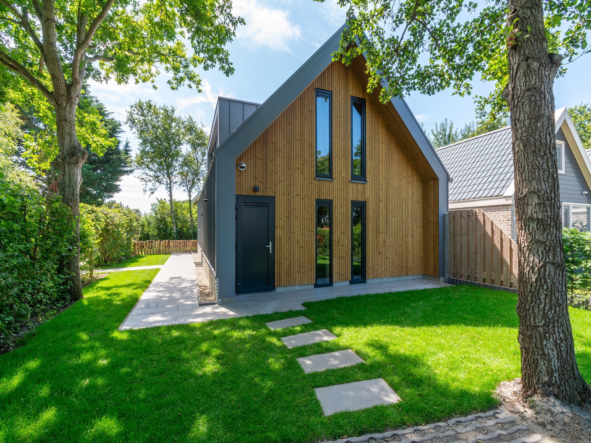 Luxe strandvilla Belkmer Beachhouse met omheinde tuin, 1,5km van zee - foto 9