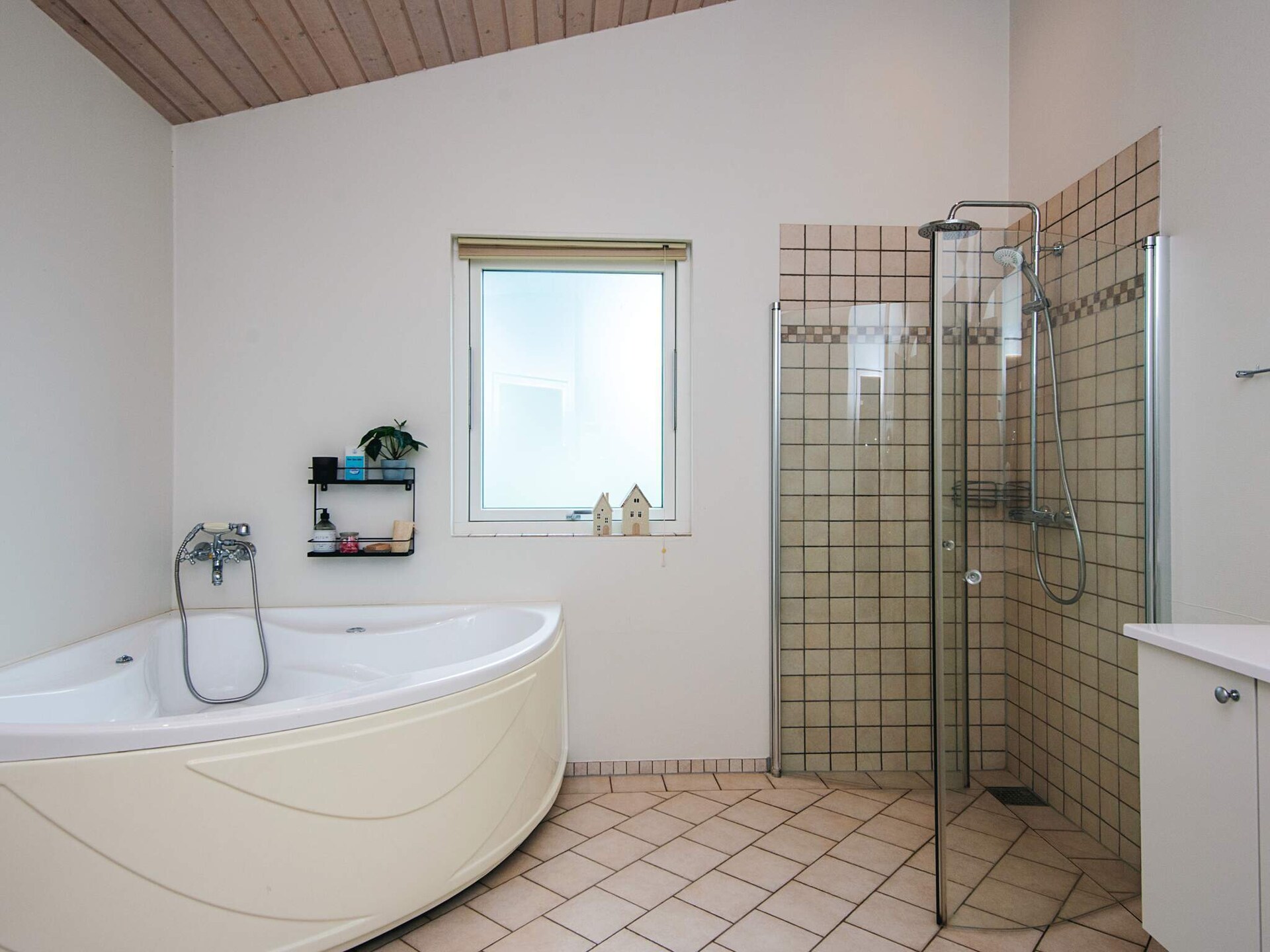 Luxe vrijstaand vakantiehuis met spa & sauna, 600m van Ringkøbing Fjord - foto 6
