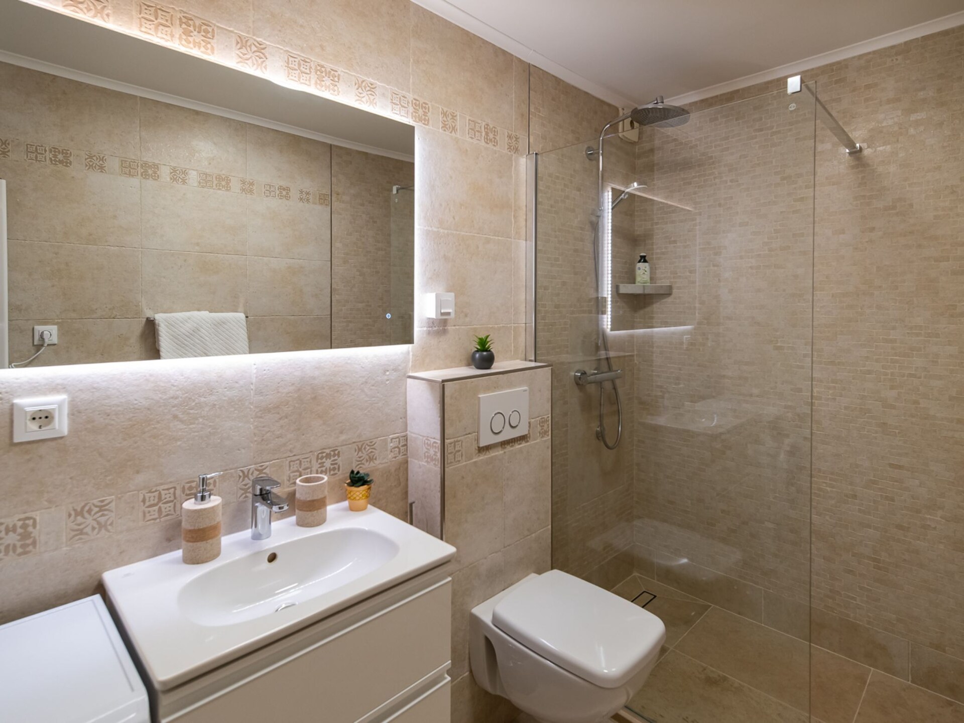 Op 800 m van het strand: ruim appartement in Dubrovnik met zeezicht - foto 14