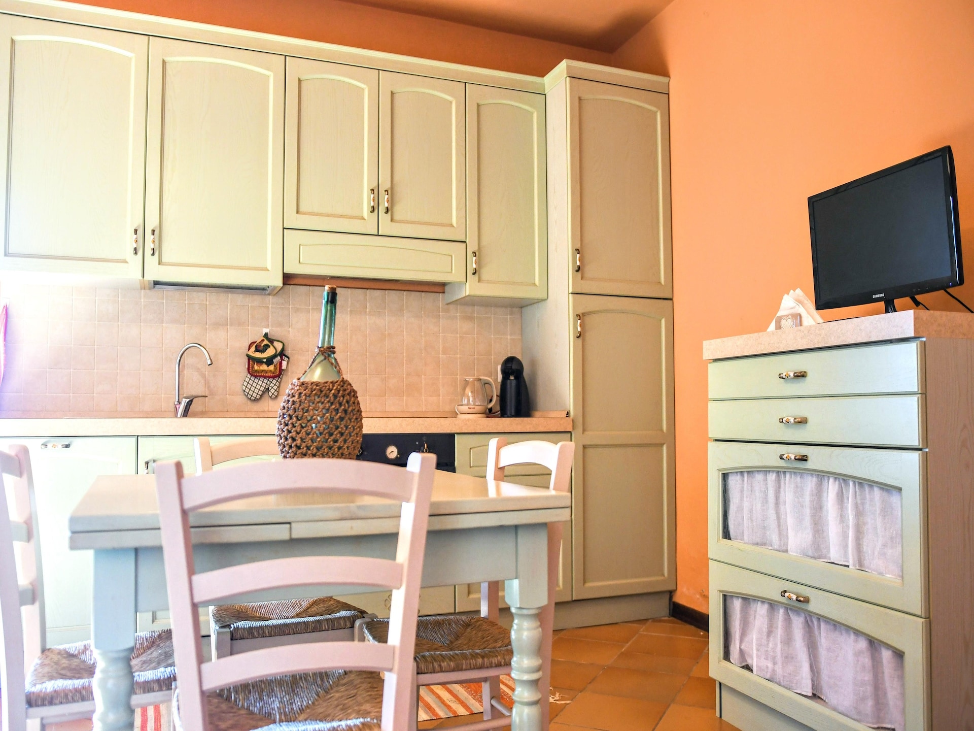 Appartement aan golfbaan met uitzicht op glooiende heuvels bij Pesaro - foto 13
