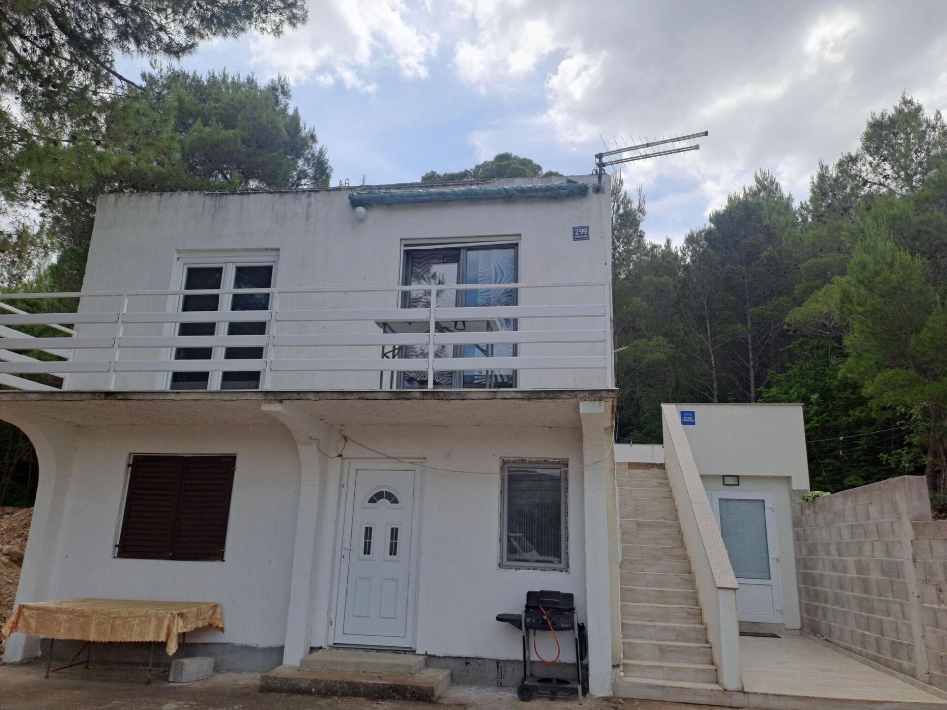 Classic appartement aan zee in Donji Karin – 200m van het strand - foto 19
