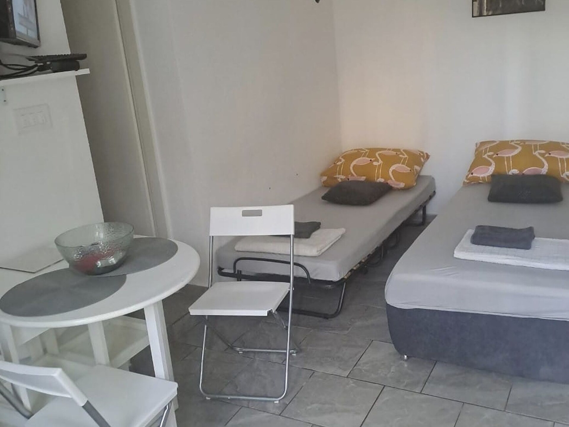 Classic appartement aan zee in Donji Karin – 200m van het strand - foto 8