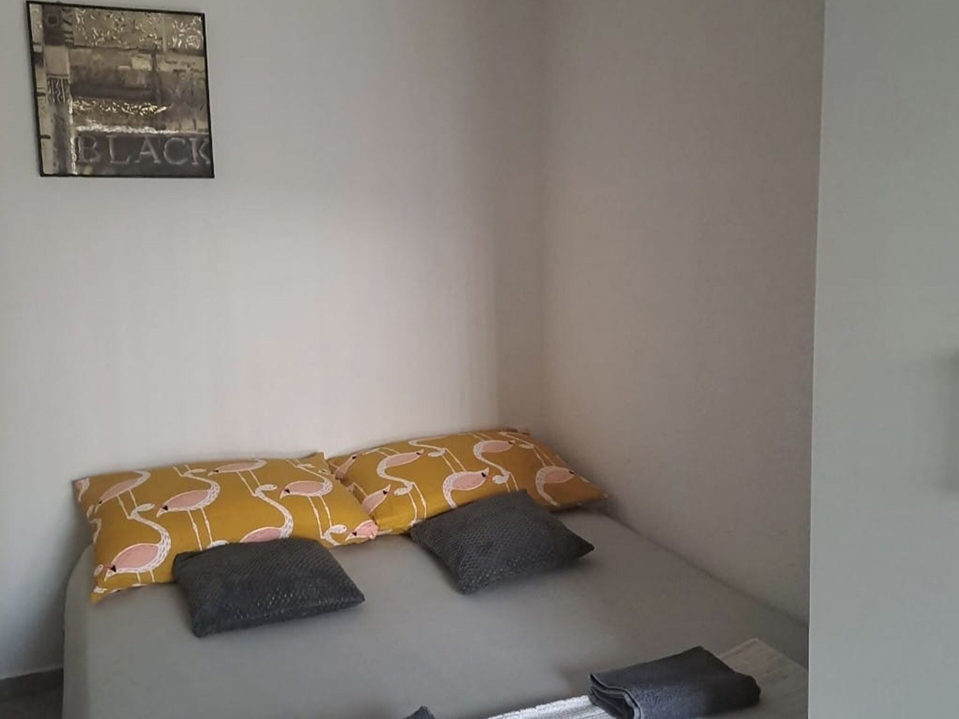 Classic appartement aan zee in Donji Karin – 200m van het strand - foto 7