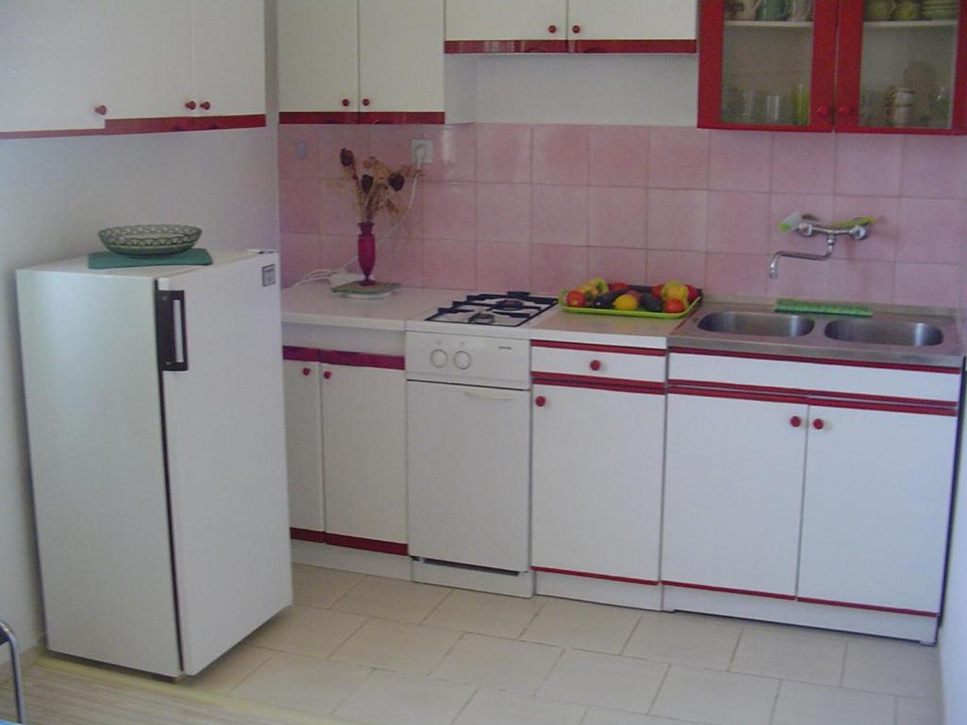 Knus appartement met zeezicht en balkon op 100 meter van het strand in Pakoštane - foto 4