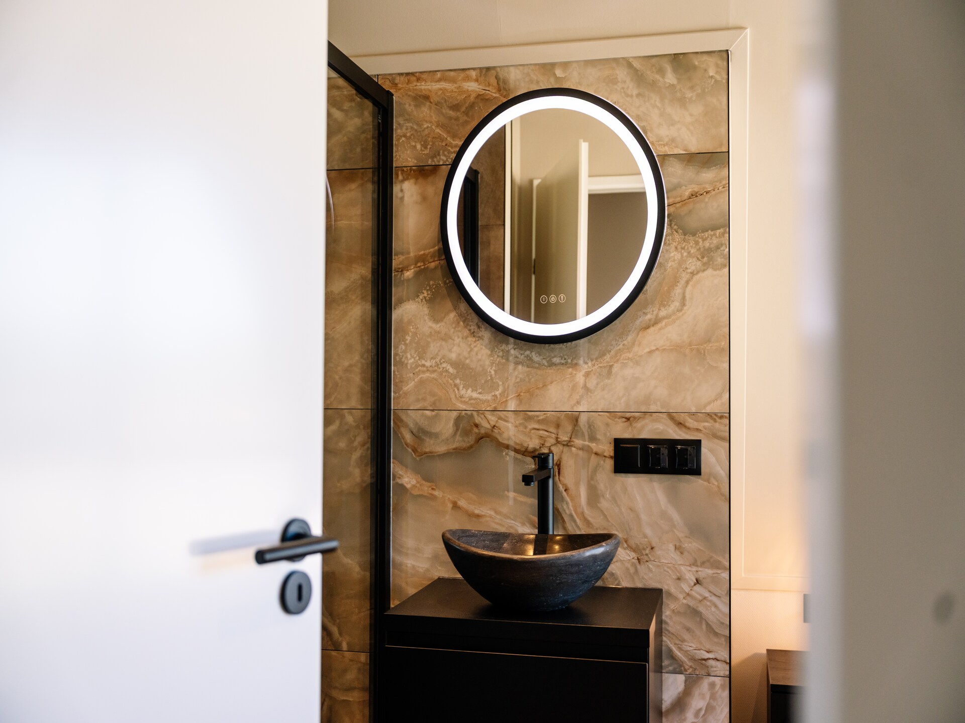 Villa Watergloed: luxe vakantiehuis met privézwembad en hottub in Waarland - foto 34