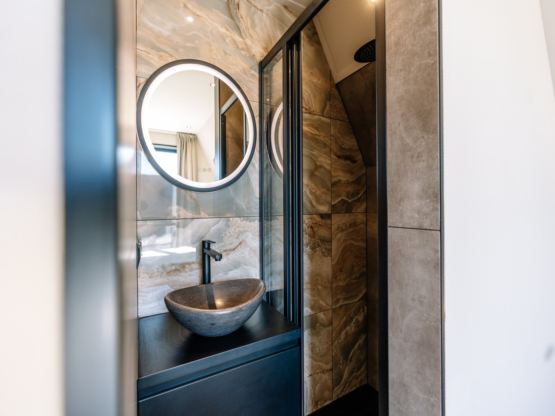 Villa Watergloed: luxe vakantiehuis met privézwembad en hottub in Waarland - foto 40