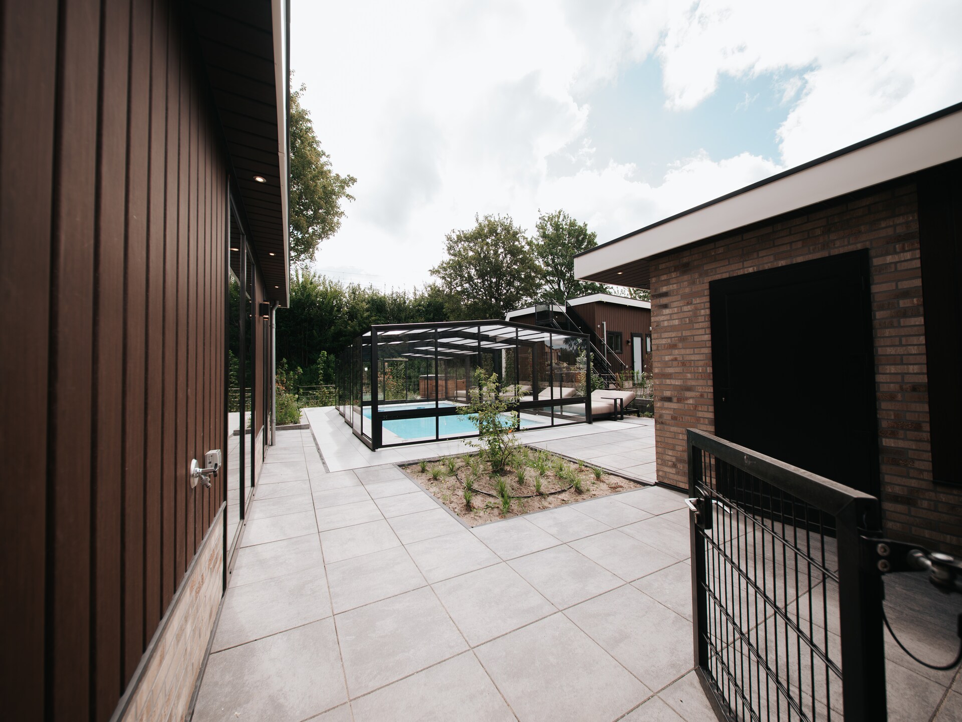 Villa Watergloed: luxe vakantiehuis met privézwembad en hottub in Waarland - foto 11
