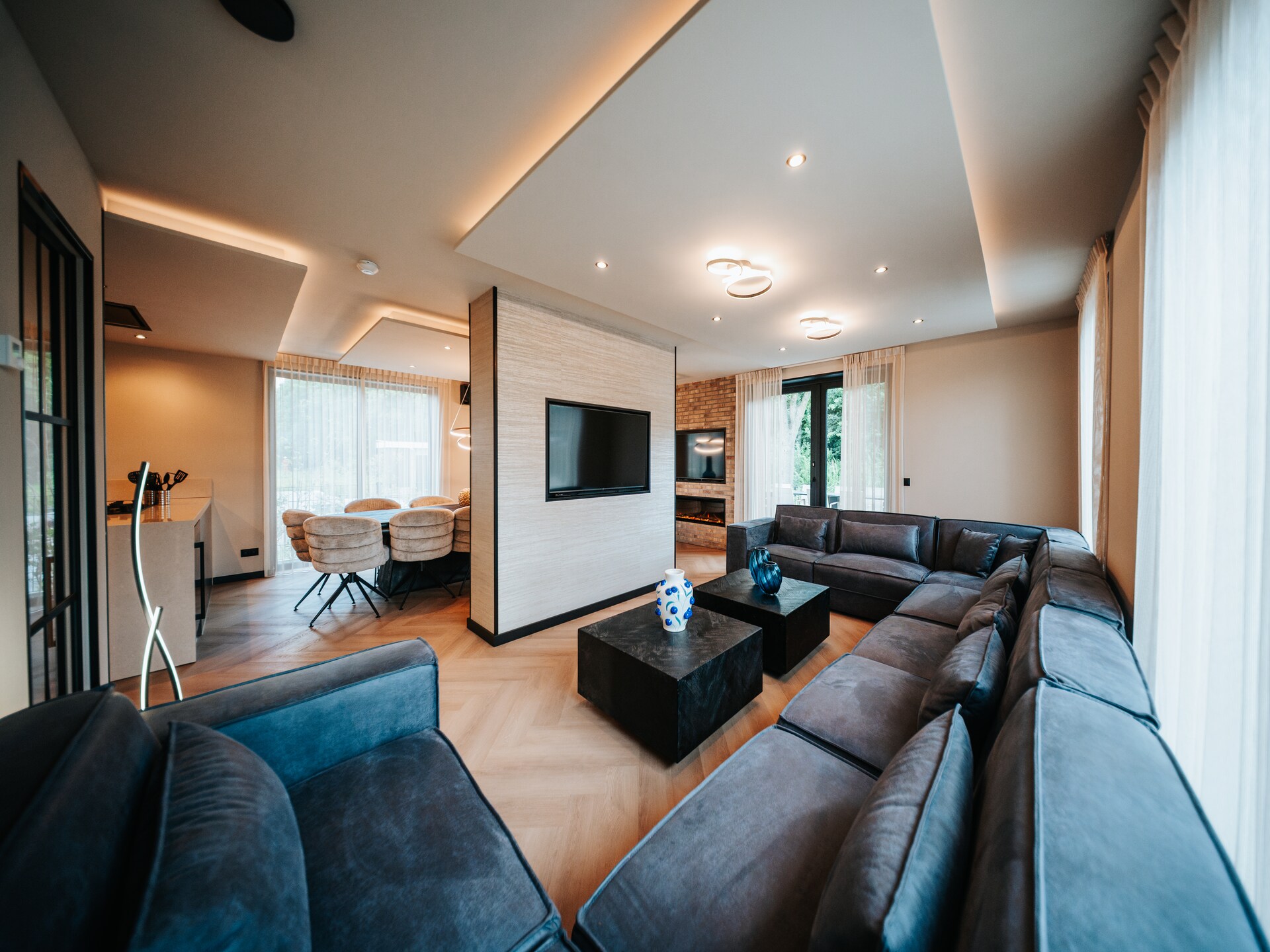Villa Watergloed: luxe vakantiehuis met privézwembad en hottub in Waarland - foto 3