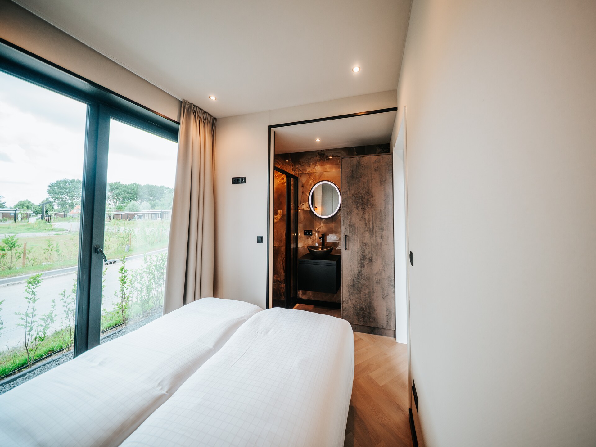 Villa Watergloed: luxe vakantiehuis met privézwembad en hottub in Waarland - foto 24