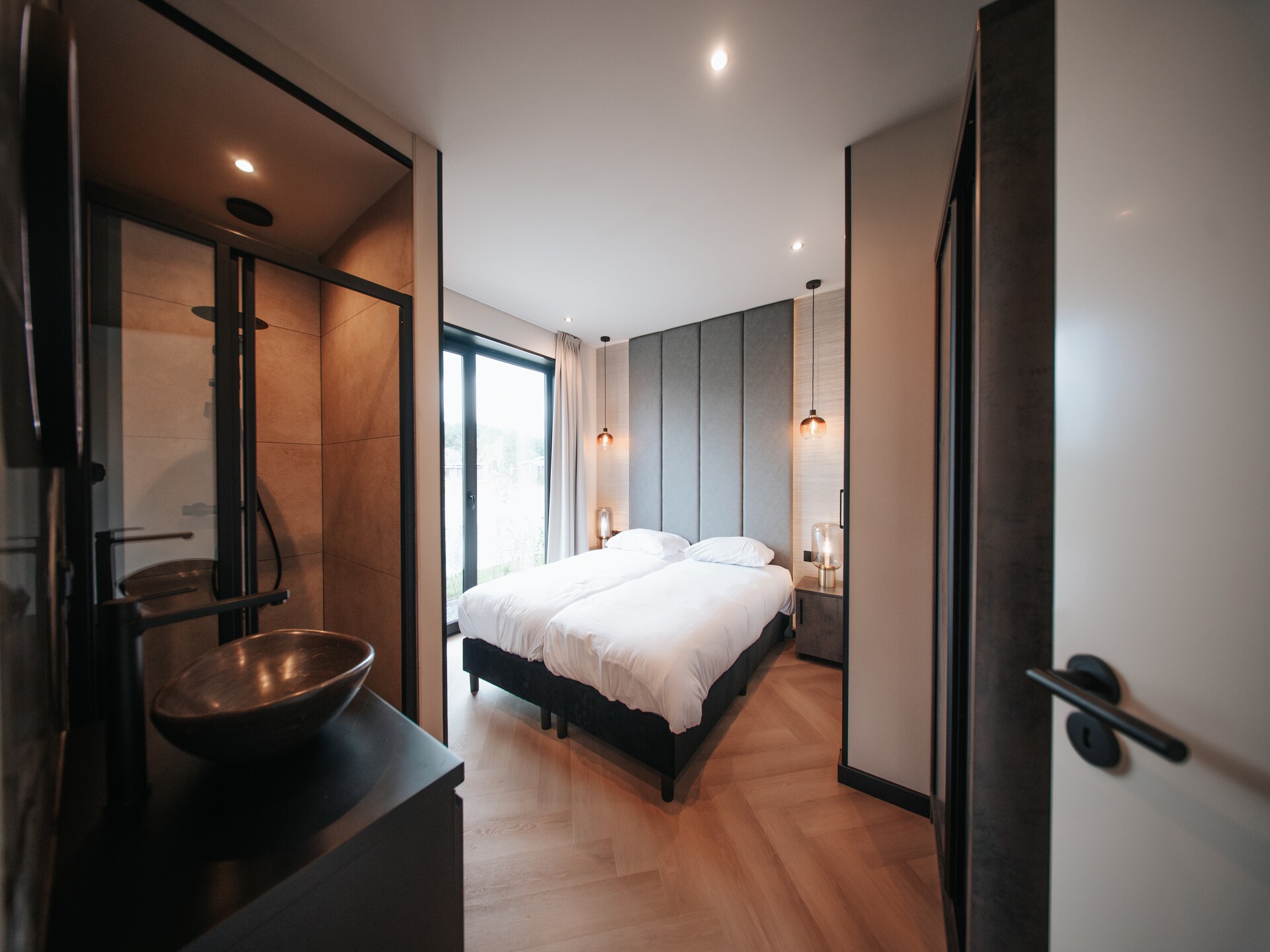 Villa Watergloed: luxe vakantiehuis met privézwembad en hottub in Waarland - foto 26