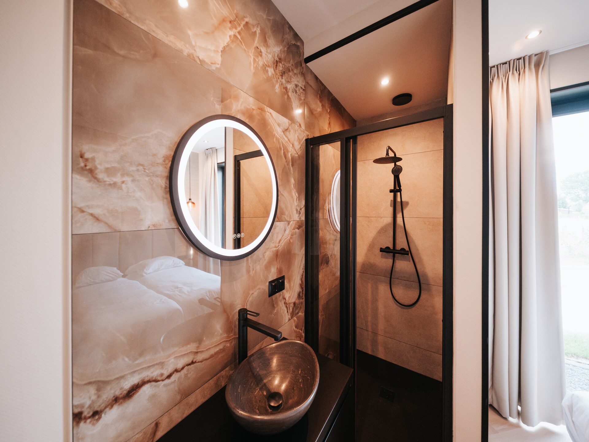 Villa Watergloed: luxe vakantiehuis met privézwembad en hottub in Waarland - foto 34