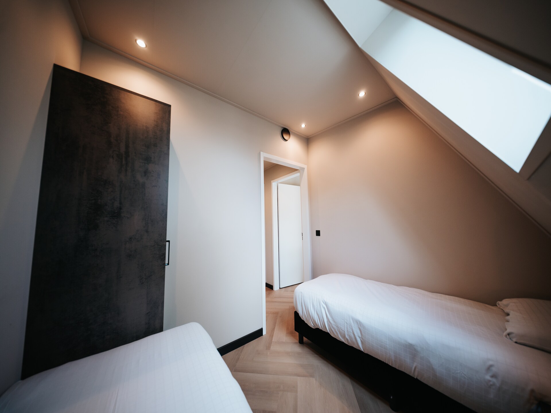Villa Watergloed: luxe vakantiehuis met privézwembad en hottub in Waarland - foto 28