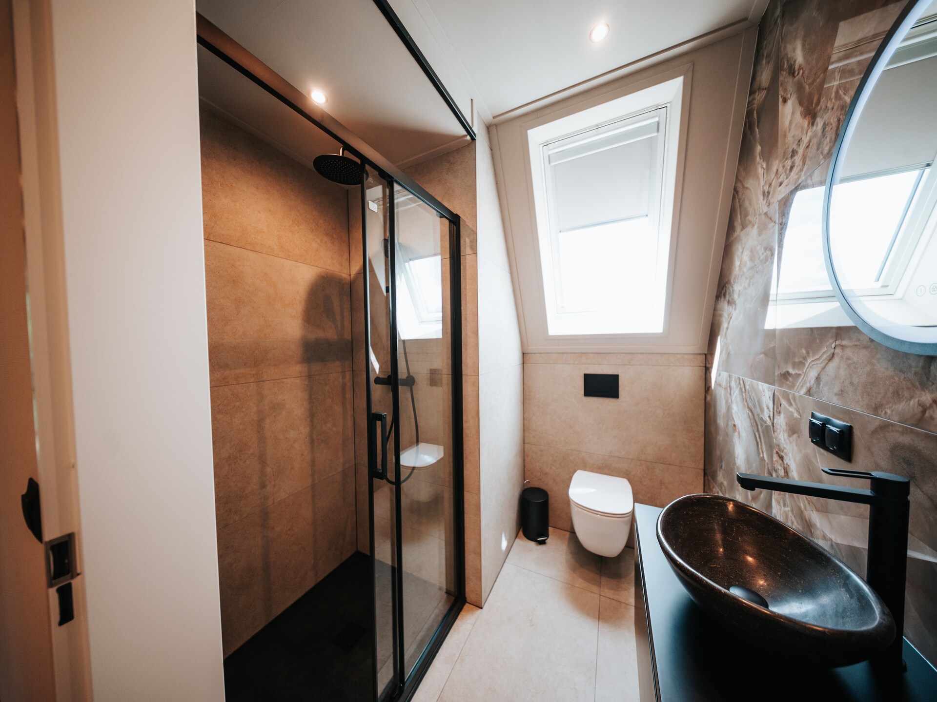 Villa Watergloed: luxe vakantiehuis met privézwembad en hottub in Waarland - foto 29