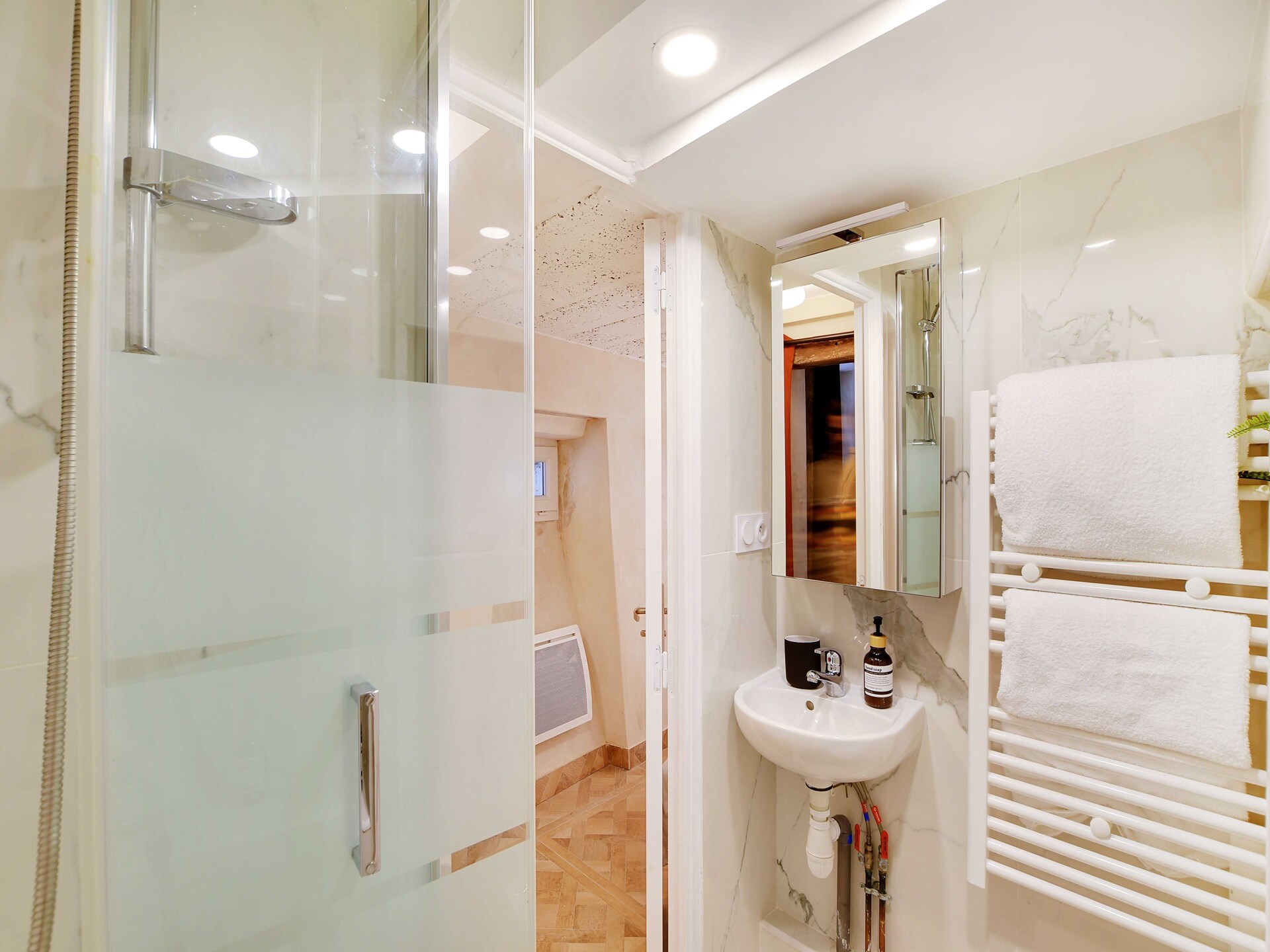 Karaktervol appartement in de Marais, vlakbij Place de la République - foto 118