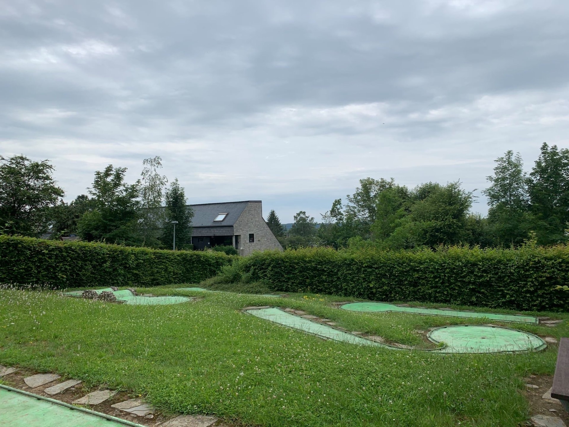 Knus 4-persoons vakantiehuis met terras in Hotton - foto 28