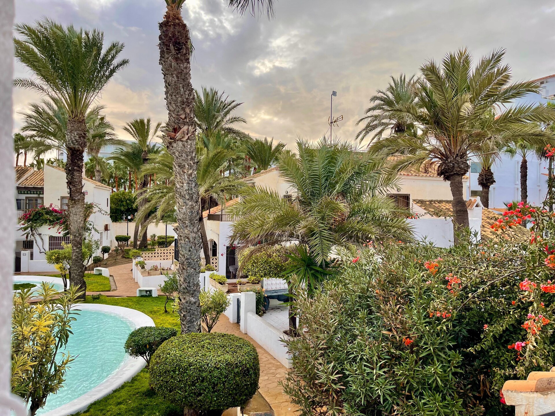 Aan het strand: Charmante bungalow voor 2 personen in Roquetas de Mar - foto 35