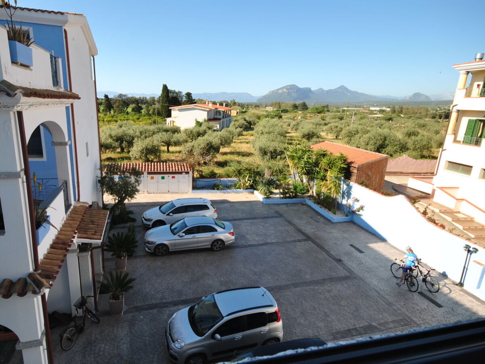 Sfeervol appartement in Orosei met panoramisch dakterras en zeezicht - foto 10