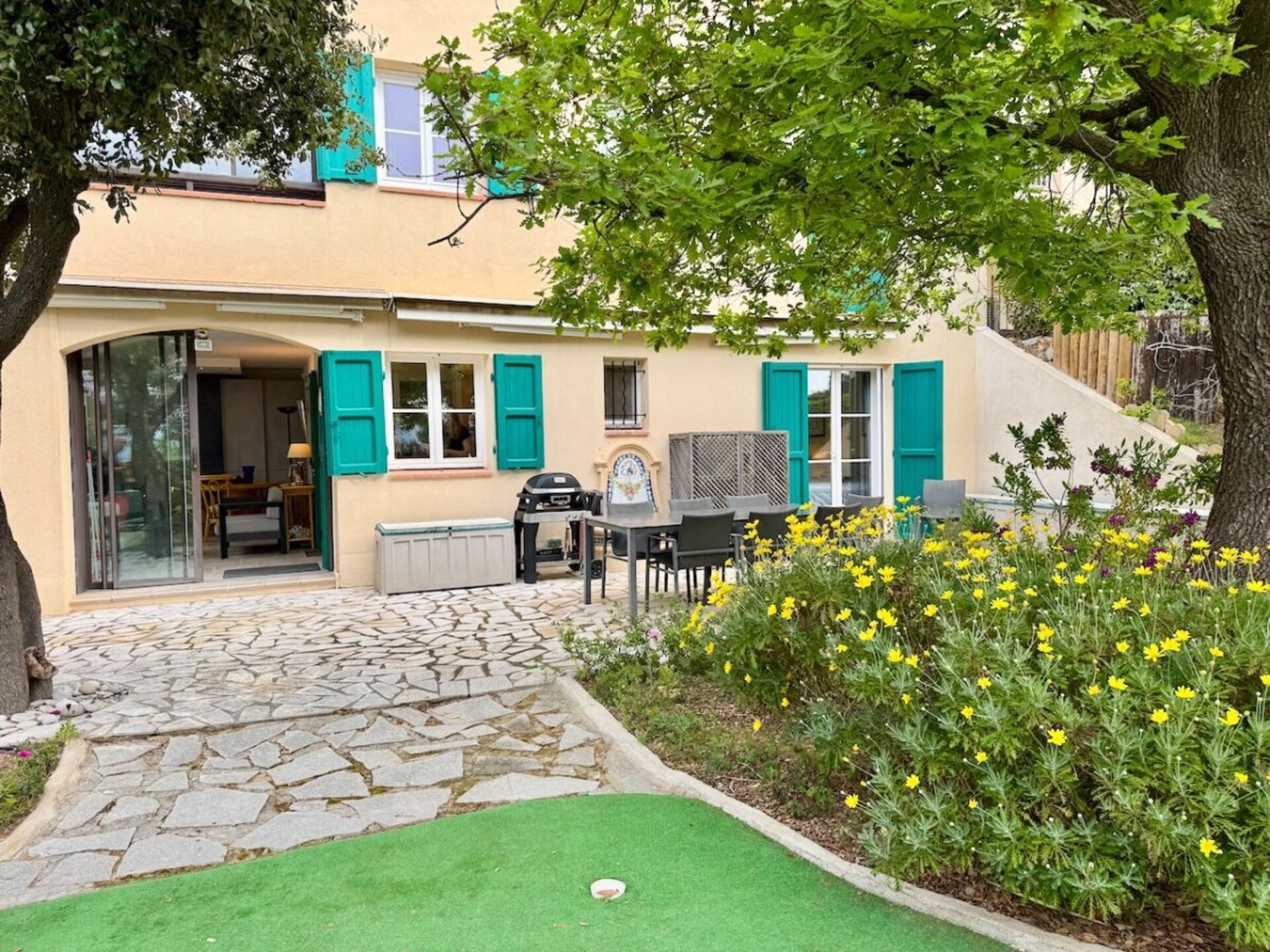Golfvakantiehuis met zwembad, tuin en zeezicht nabij Sainte-Maxime - foto 2