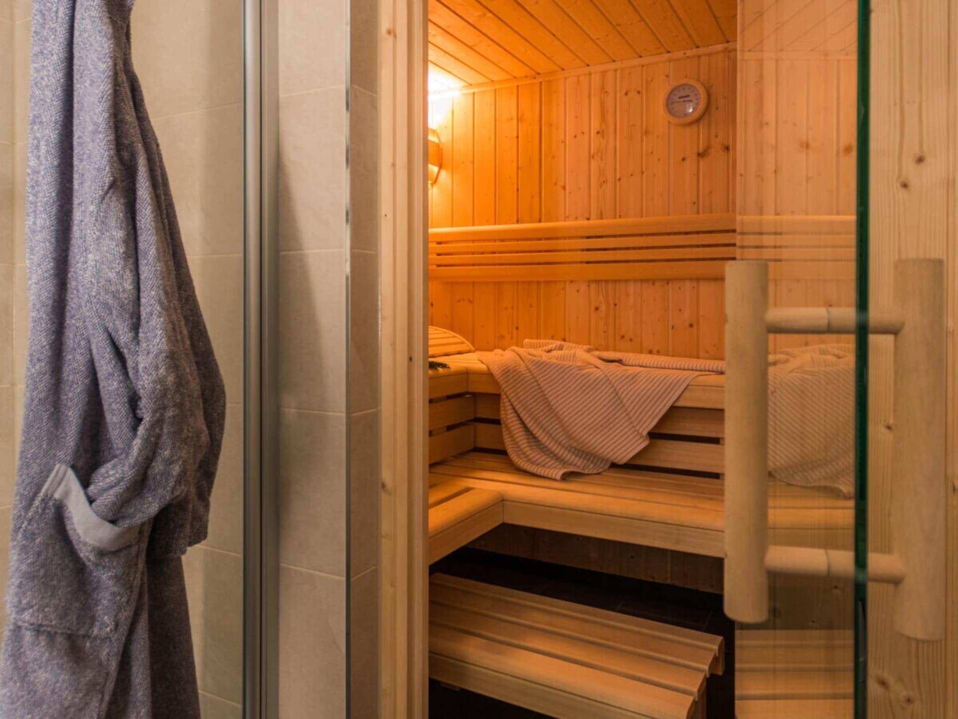 Ruim vakantiehuis Bornhaus met sauna, tuinterras en open haard aan de Bodden - foto 9