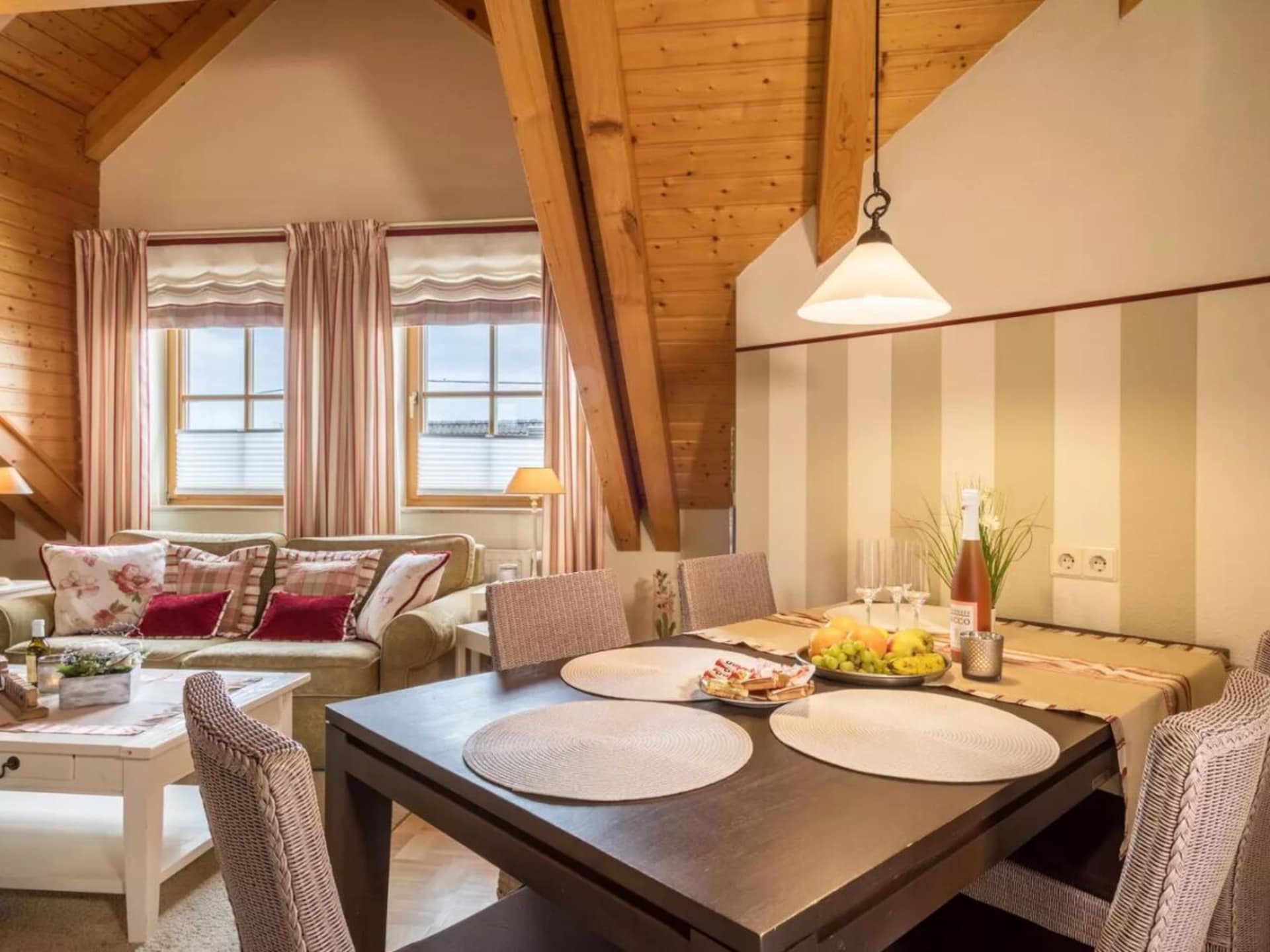 Ruim 4-sterren zolderappartement met balkon op 300m van centrum Salem - foto 19