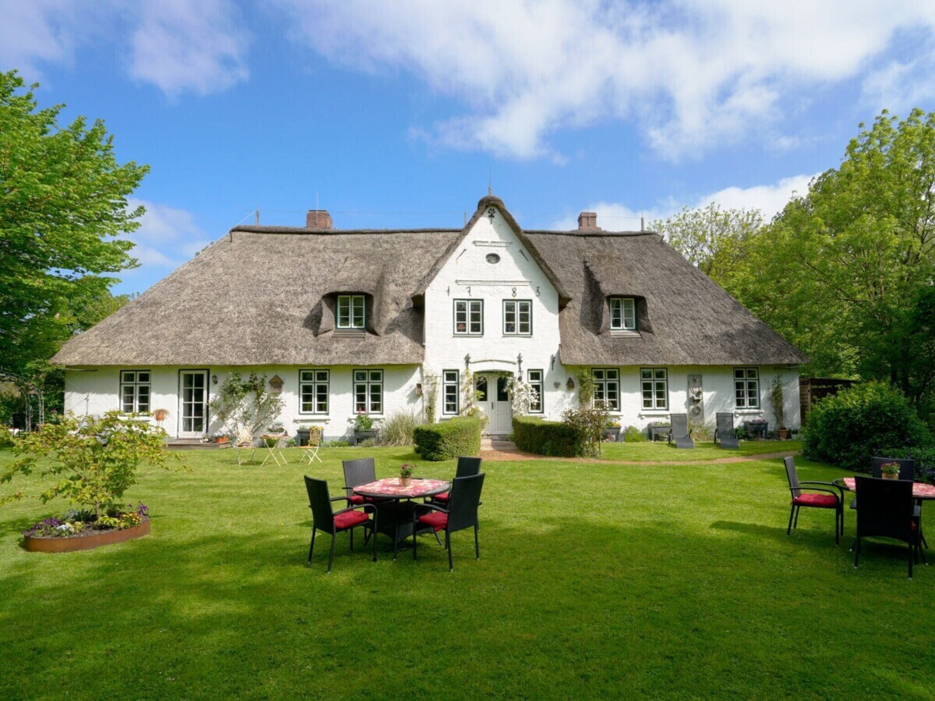 Pastor's Stuv: Sfeervol vakantieappartement in historische Oude Pastorie met parkachtige tuin - foto 15