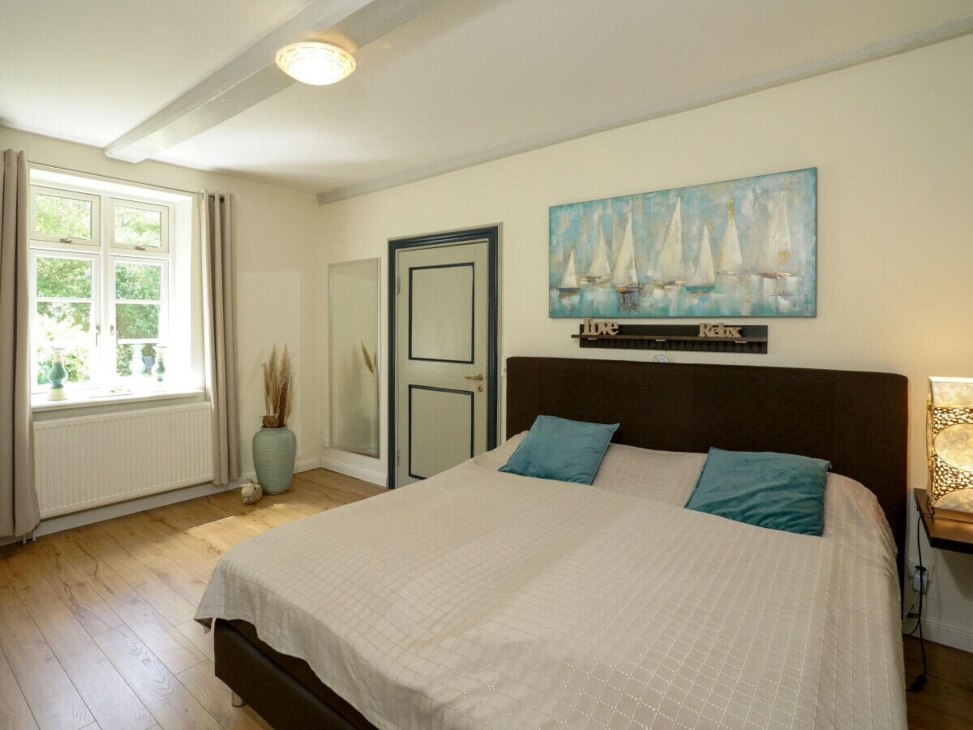 Pastor's Stuv: Sfeervol vakantieappartement in historische Oude Pastorie met parkachtige tuin - foto 2