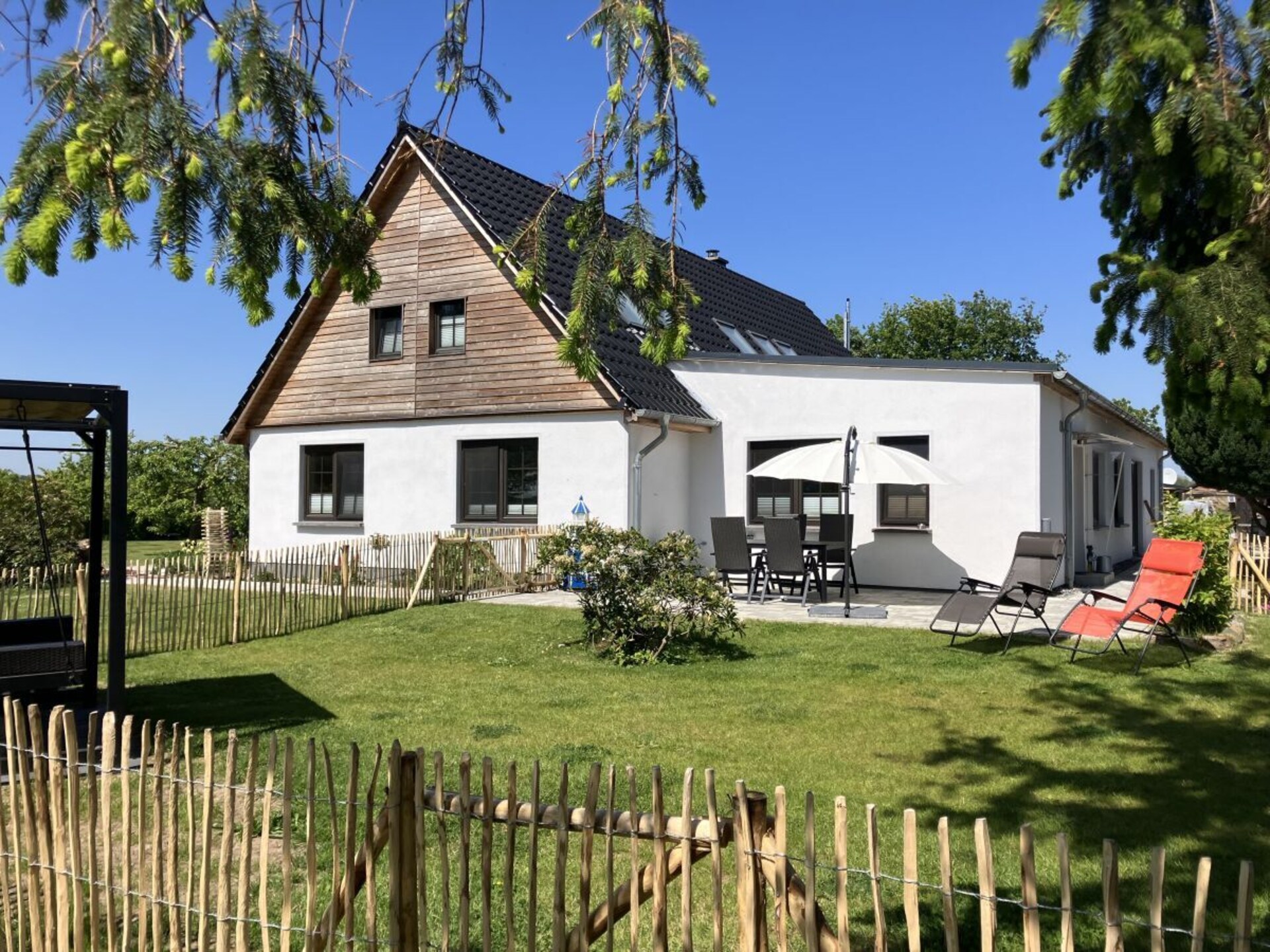 Ruim 4-sterren maisonnette met waterzicht bij Tremter Bodden - foto 5