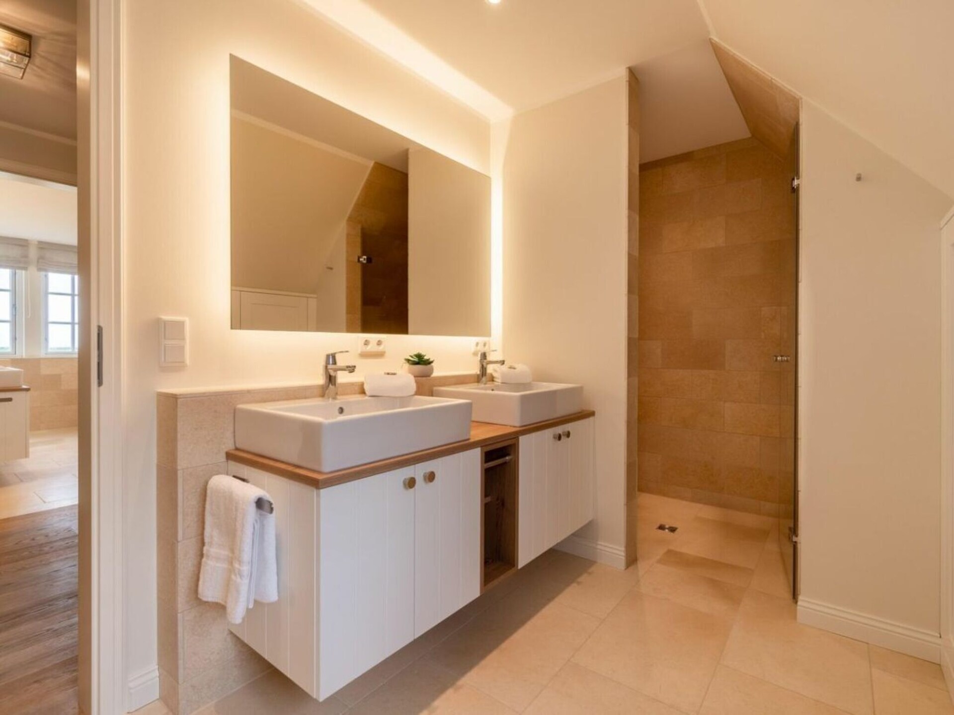 Caras Hus in Midlum: 180m² luxe met privésauna aan de Noordzeekust - foto 18