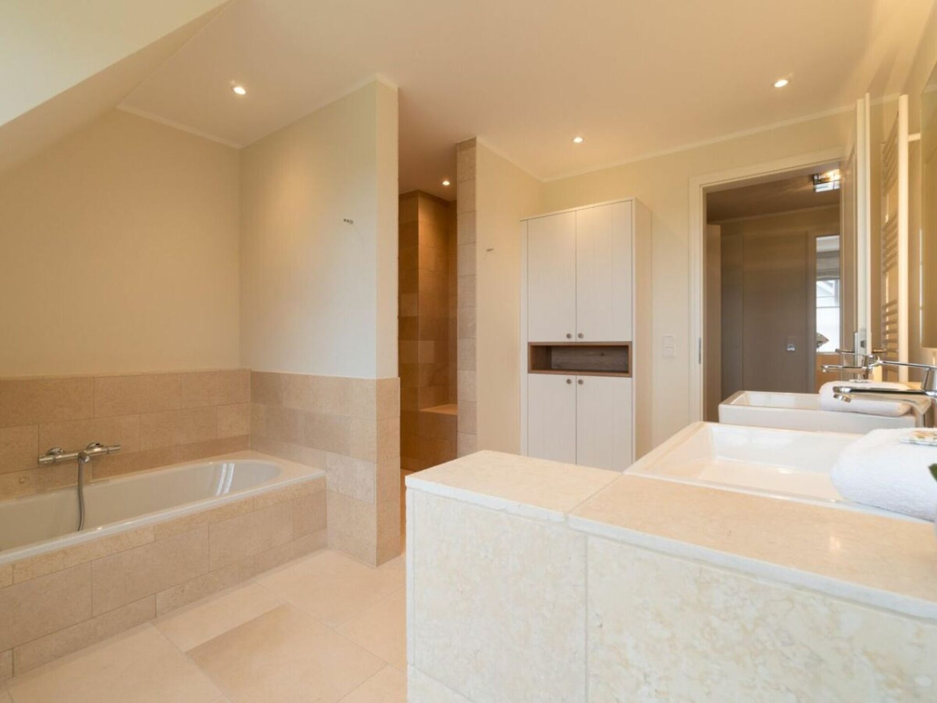 Caras Hus in Midlum: 180m² luxe met privésauna aan de Noordzeekust - foto 20