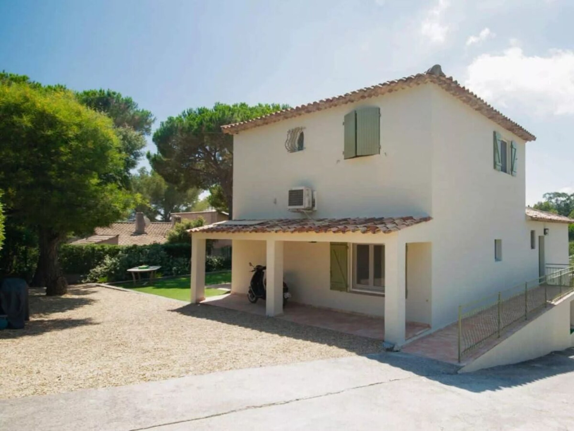Ruim vakantiehuis voor 10 personen nabij Sainte-Maxime, 4 km van het centrum - foto 7