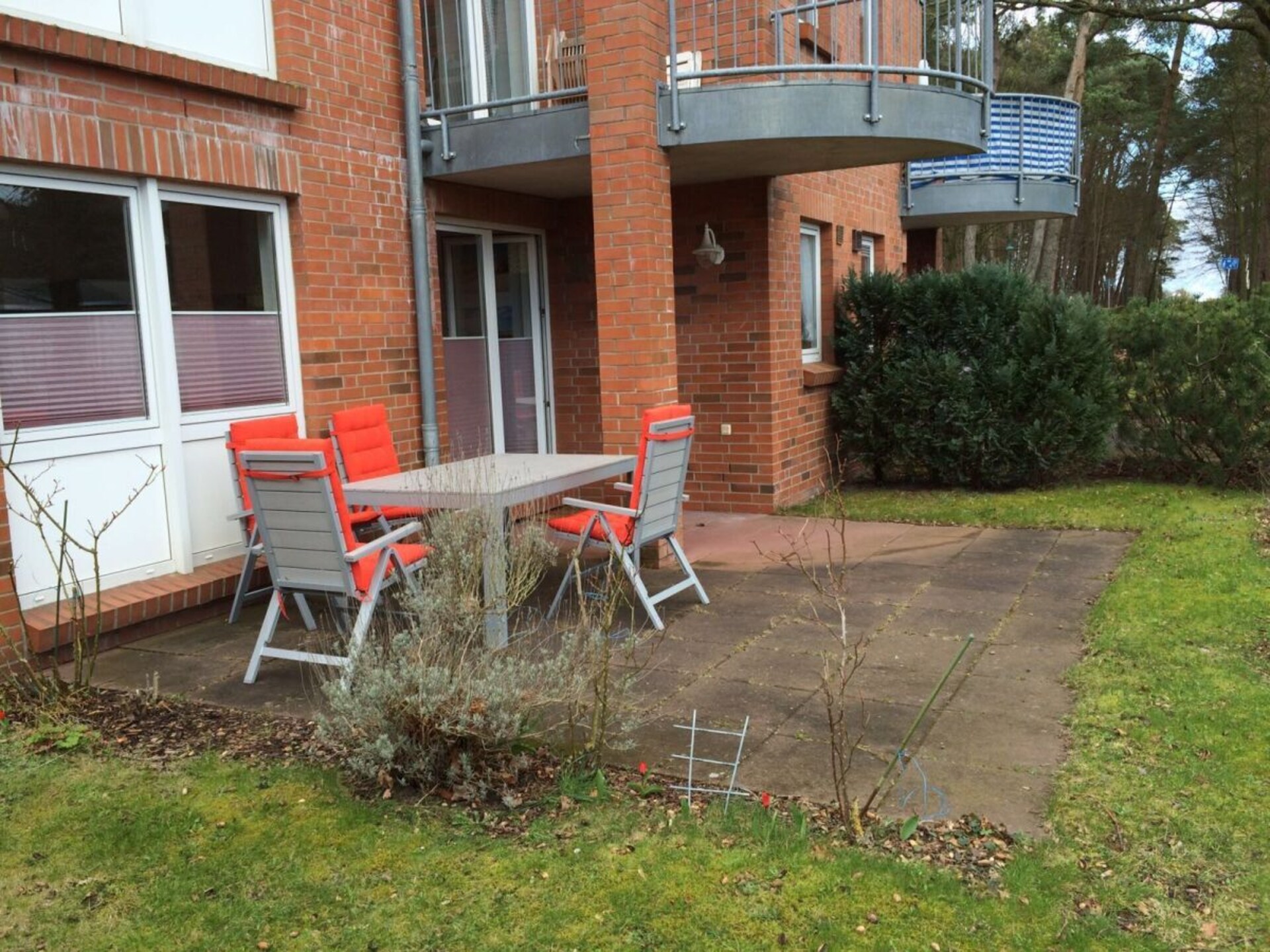 Gezellig vakantiehuis in Boltenhagen, 1 km van het centrum, met terras en tuin - foto 4