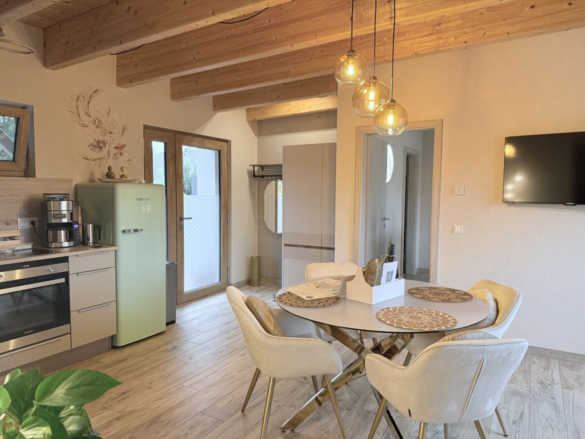 Deluxe Appartement Star Magic met panoramisch uitzicht op de natuurlijke vijver in Großpösna - foto 7