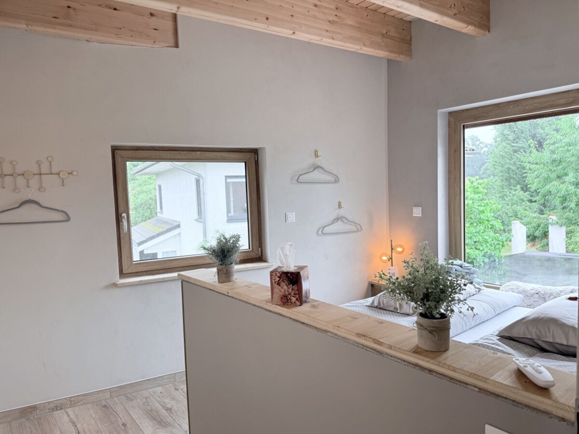 Deluxe Appartement Star Magic met panoramisch uitzicht op de natuurlijke vijver in Großpösna - foto 16