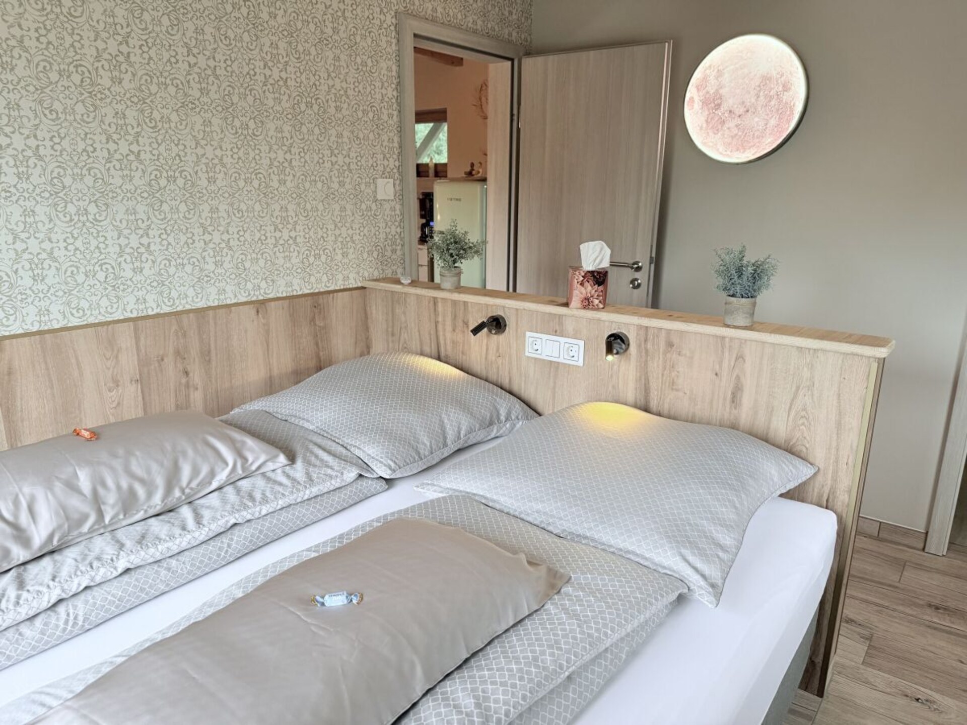 Deluxe Appartement Star Magic met panoramisch uitzicht op de natuurlijke vijver in Großpösna - foto 18