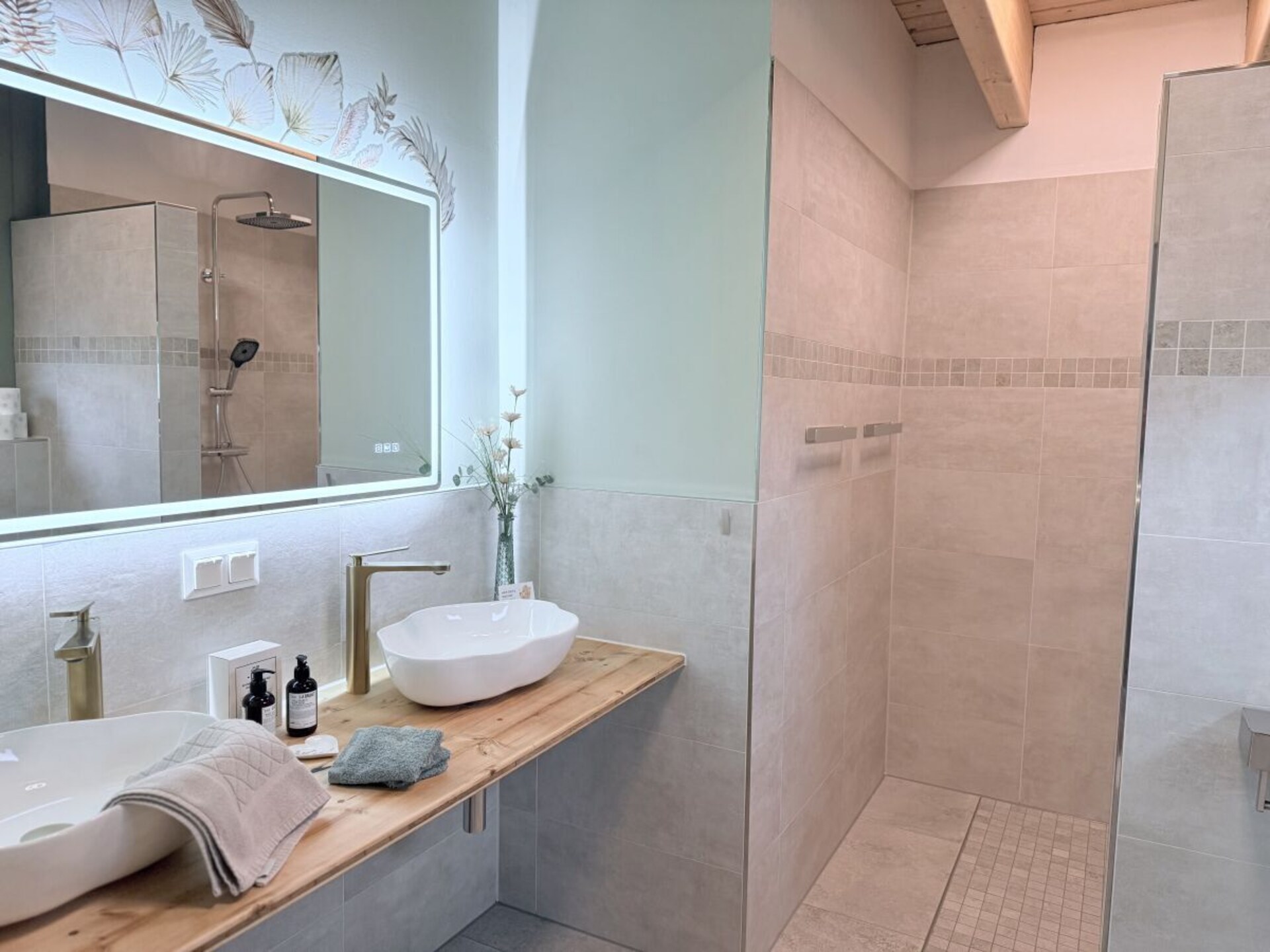 Deluxe Appartement Star Magic met panoramisch uitzicht op de natuurlijke vijver in Großpösna - foto 19